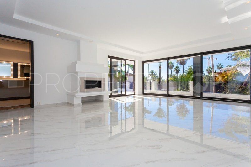 Villa a la venta en Los Monteros Playa con 5 dormitorios