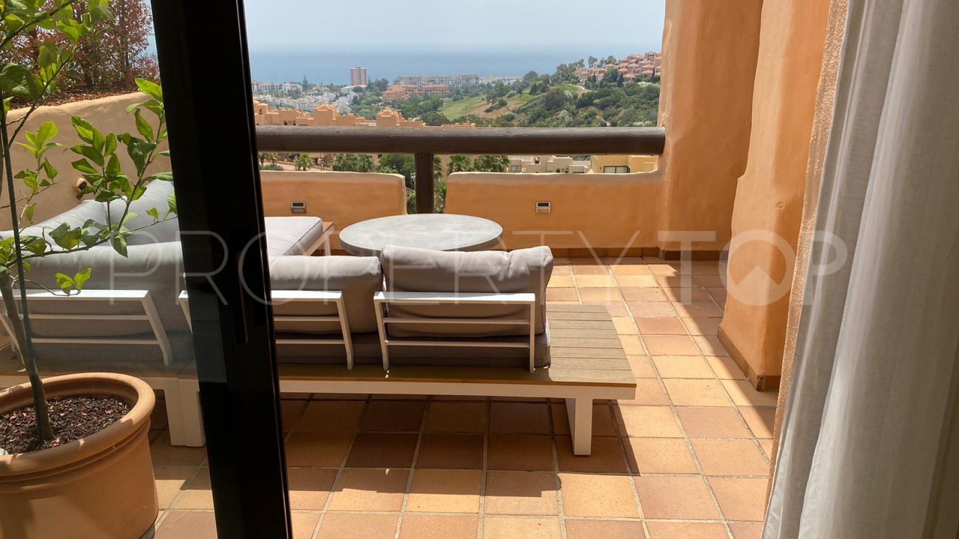 For sale 3 bedrooms penthouse in Sabinillas