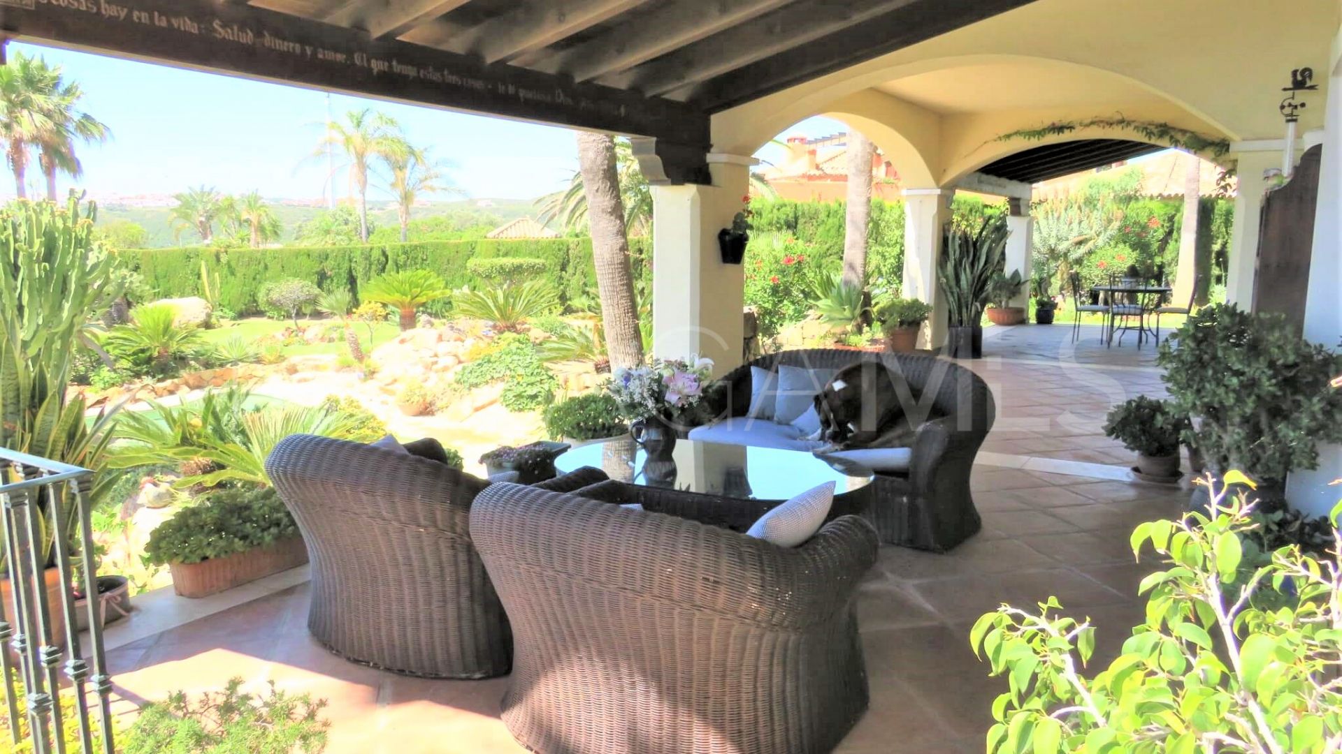 Se vende villa in La Duquesa Golf with 4 bedrooms