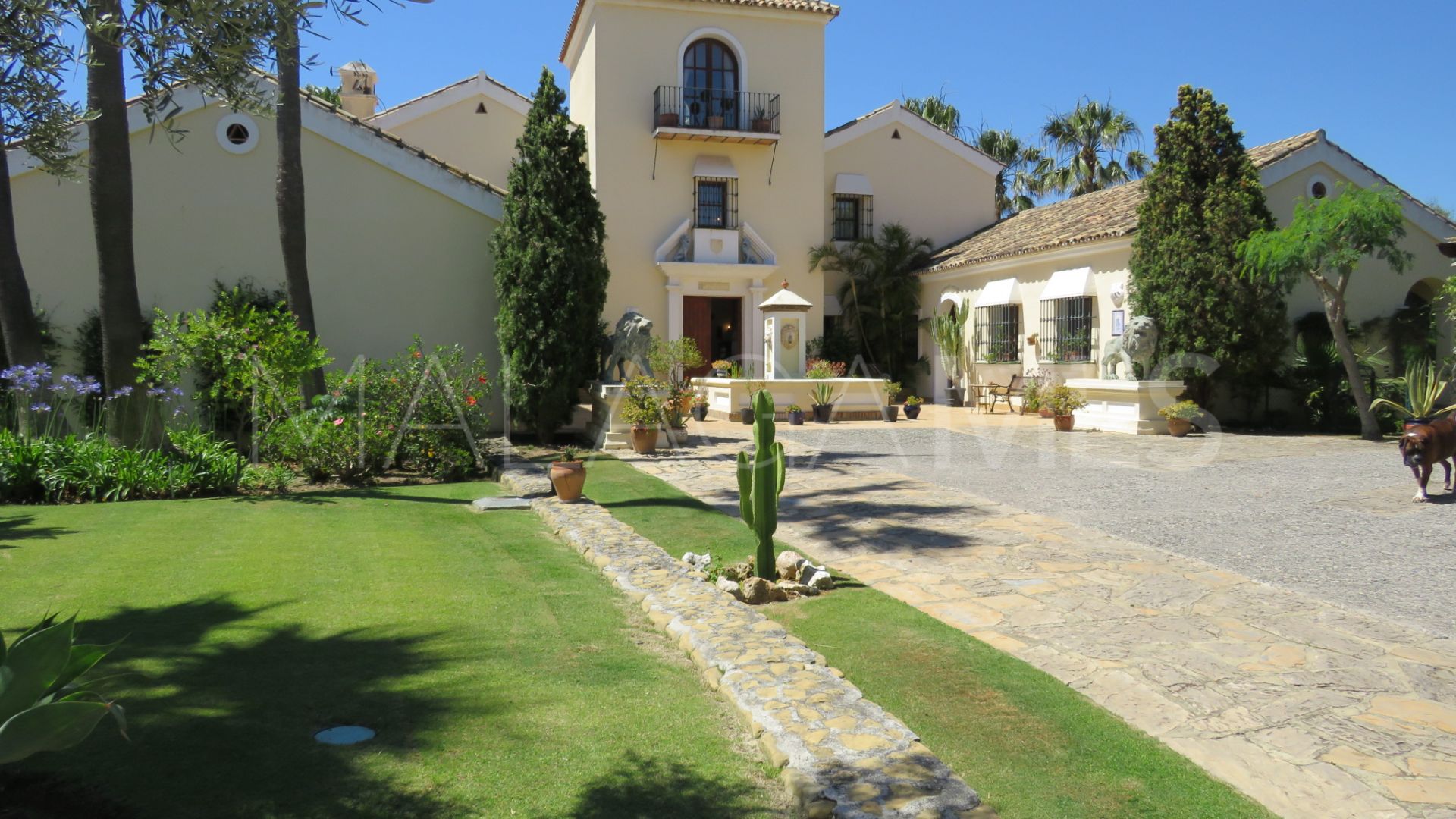 Villa for sale in La Duquesa Golf