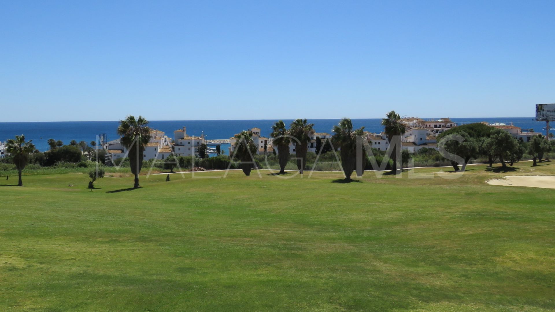 Parhus for sale in La Duquesa Golf