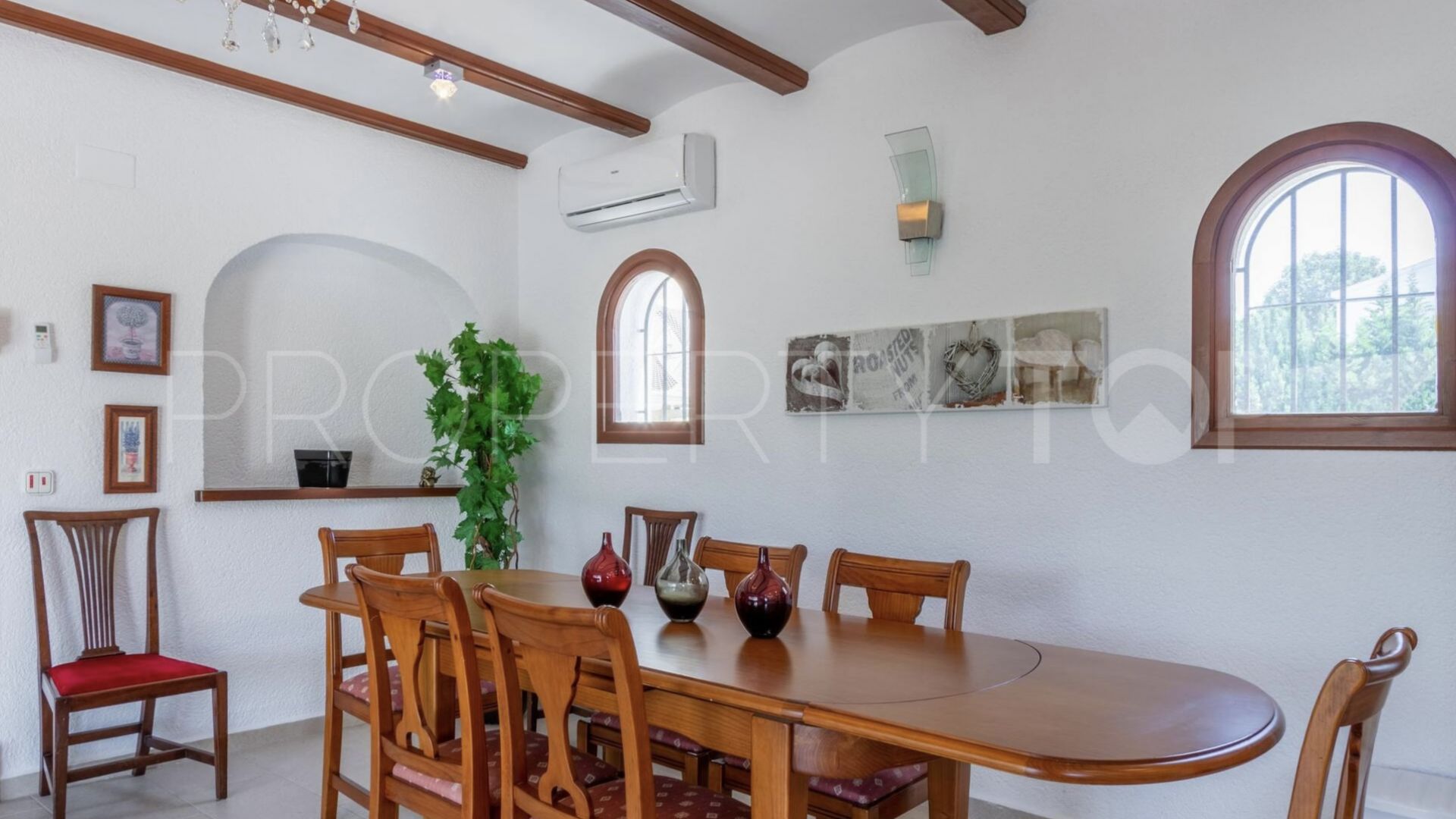 Villa en venta de 10 dormitorios en Los Cerezos