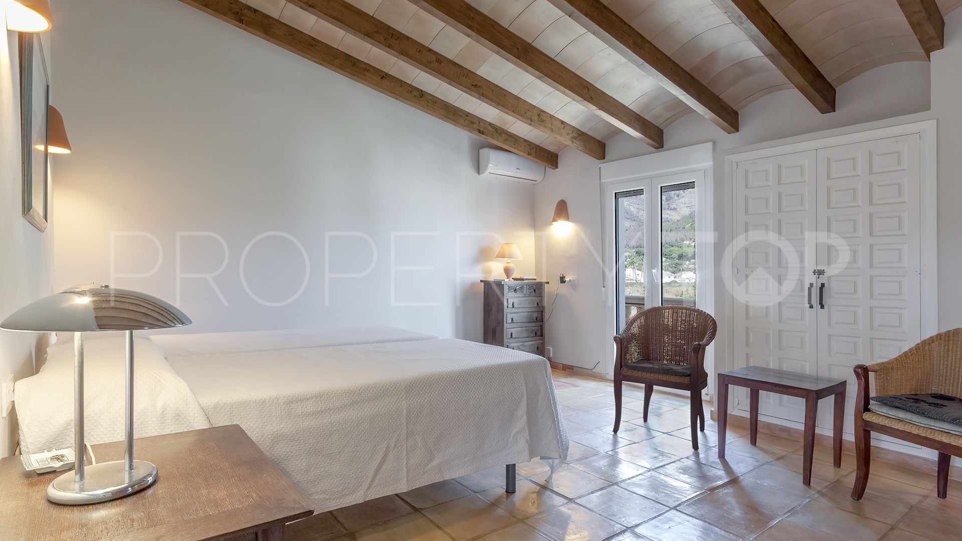 5 bedrooms villa in Montgó for sale