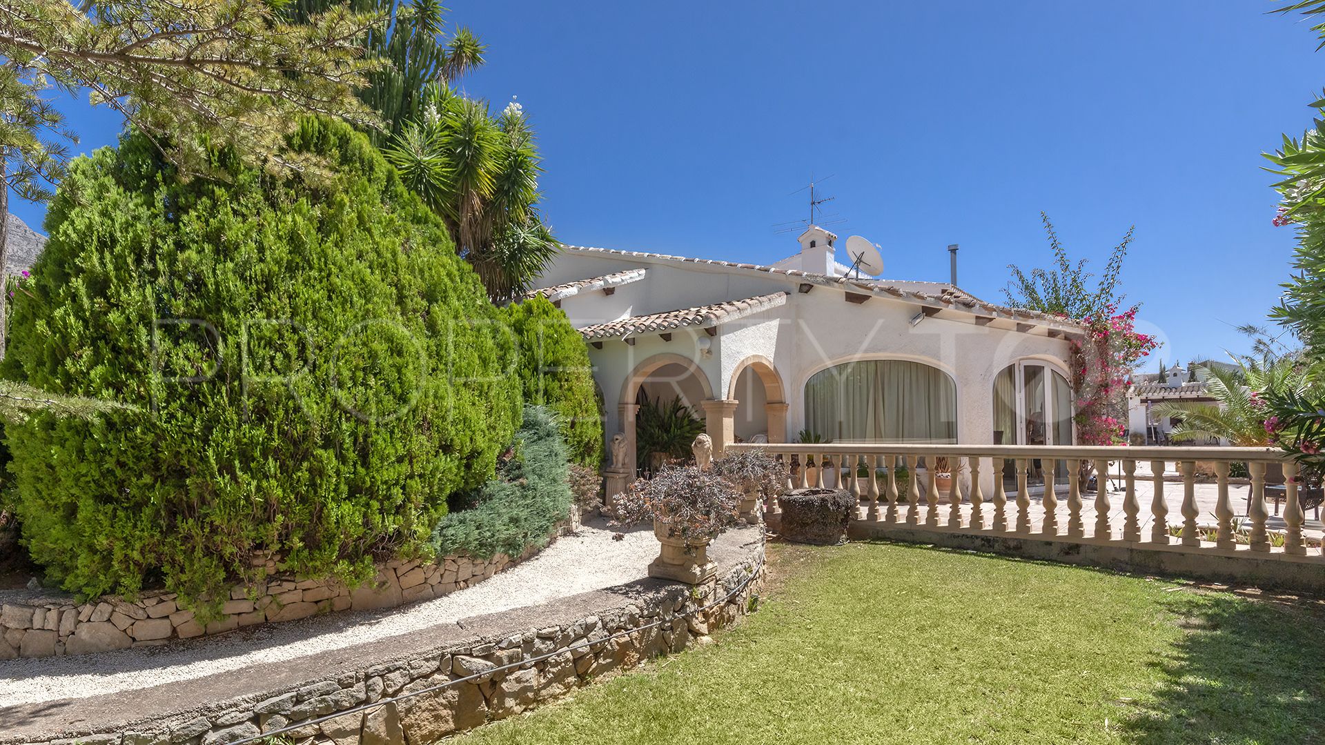 5 bedrooms villa in Montgó for sale