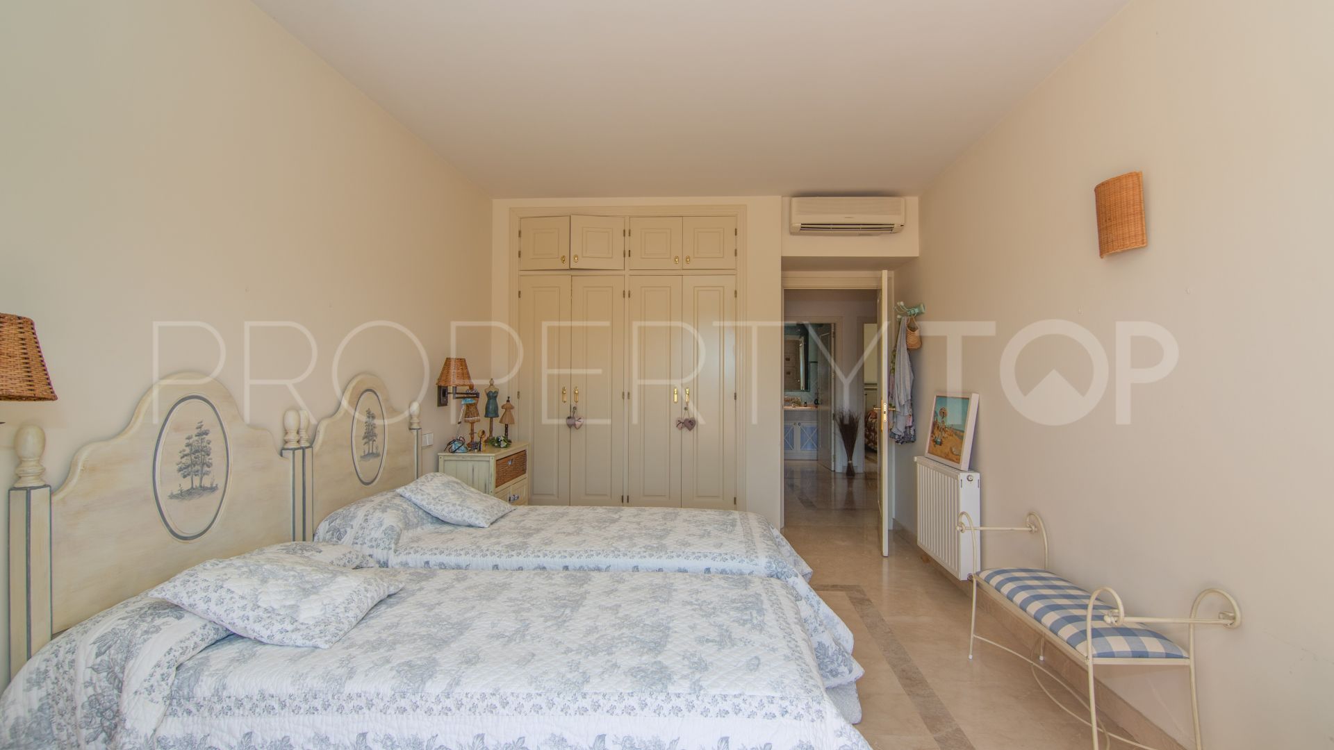 Buy 4 bedrooms semi detached house in Sotogolf