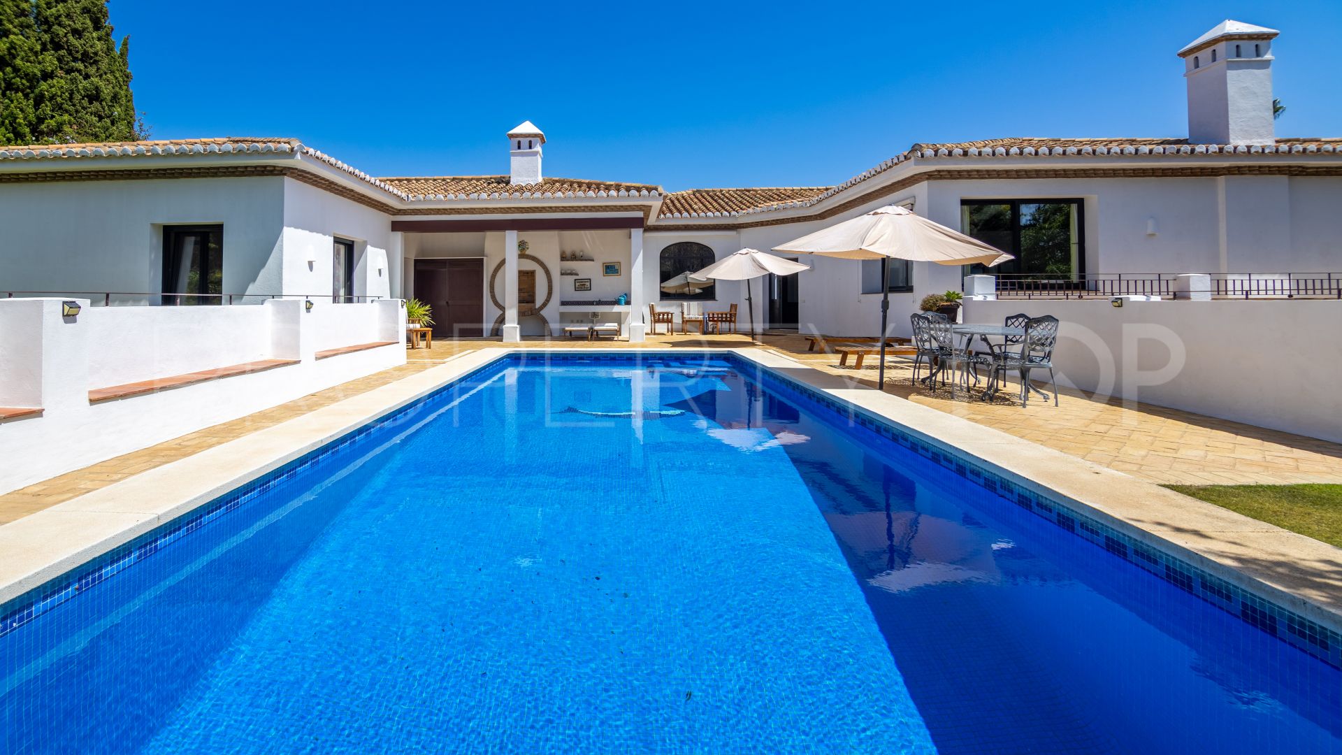 For sale Kings & Queens 5 bedrooms villa