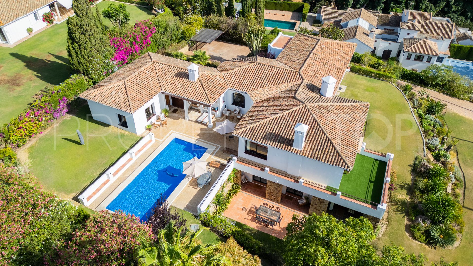 For sale Kings & Queens 5 bedrooms villa