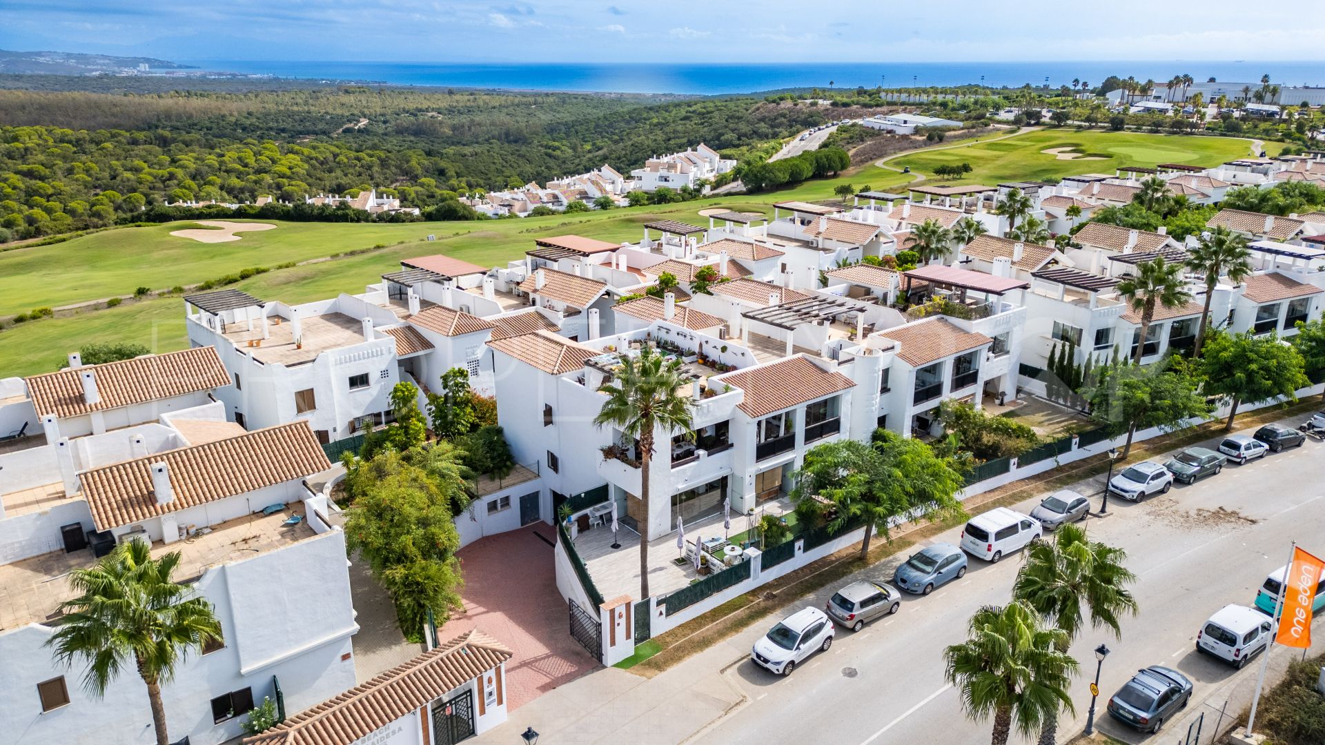 For sale ground floor apartment with 3 bedrooms in Alcaidesa