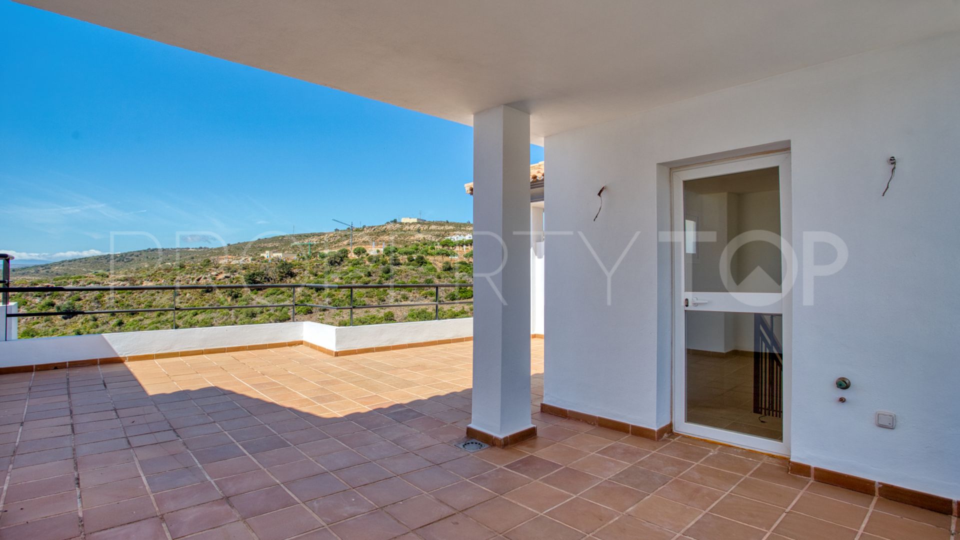 For sale town house in Bahia de las Rocas