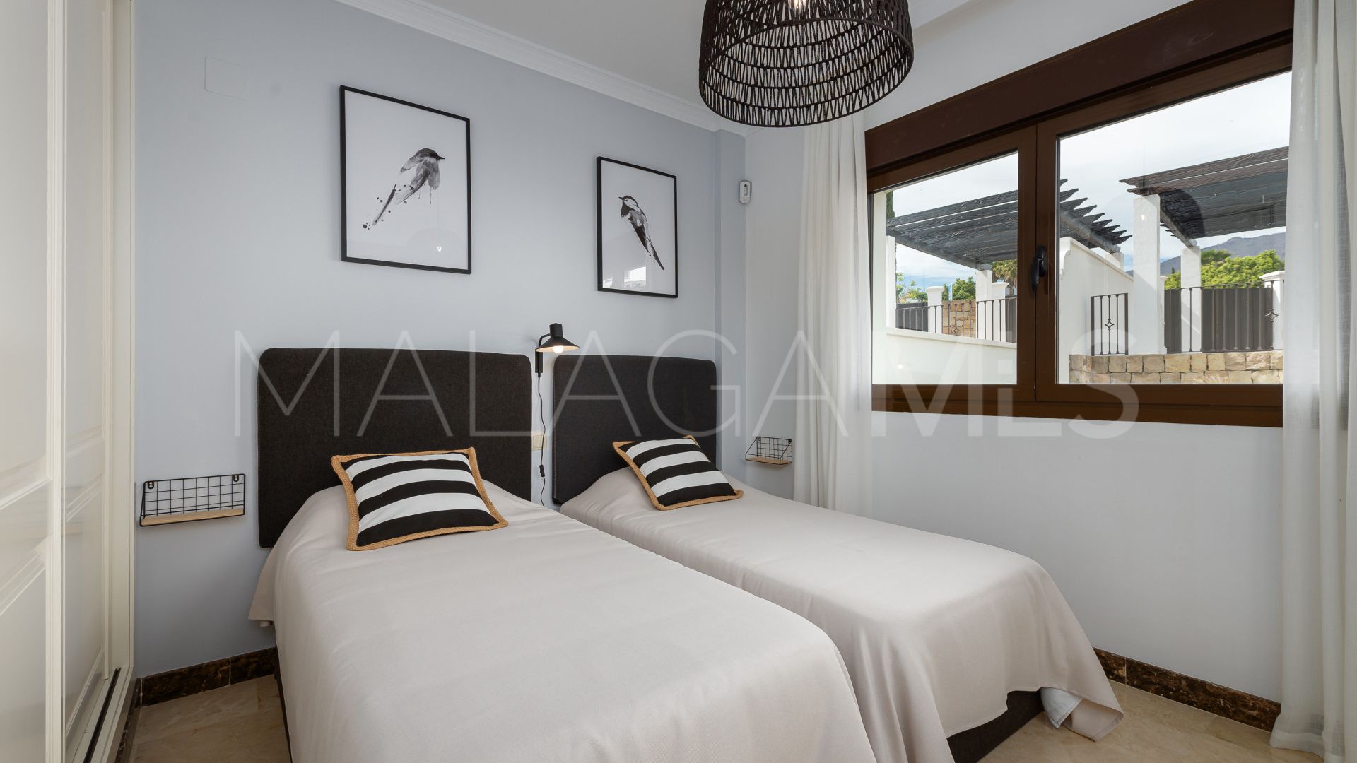 Estepona, pareado with 4 bedrooms for sale