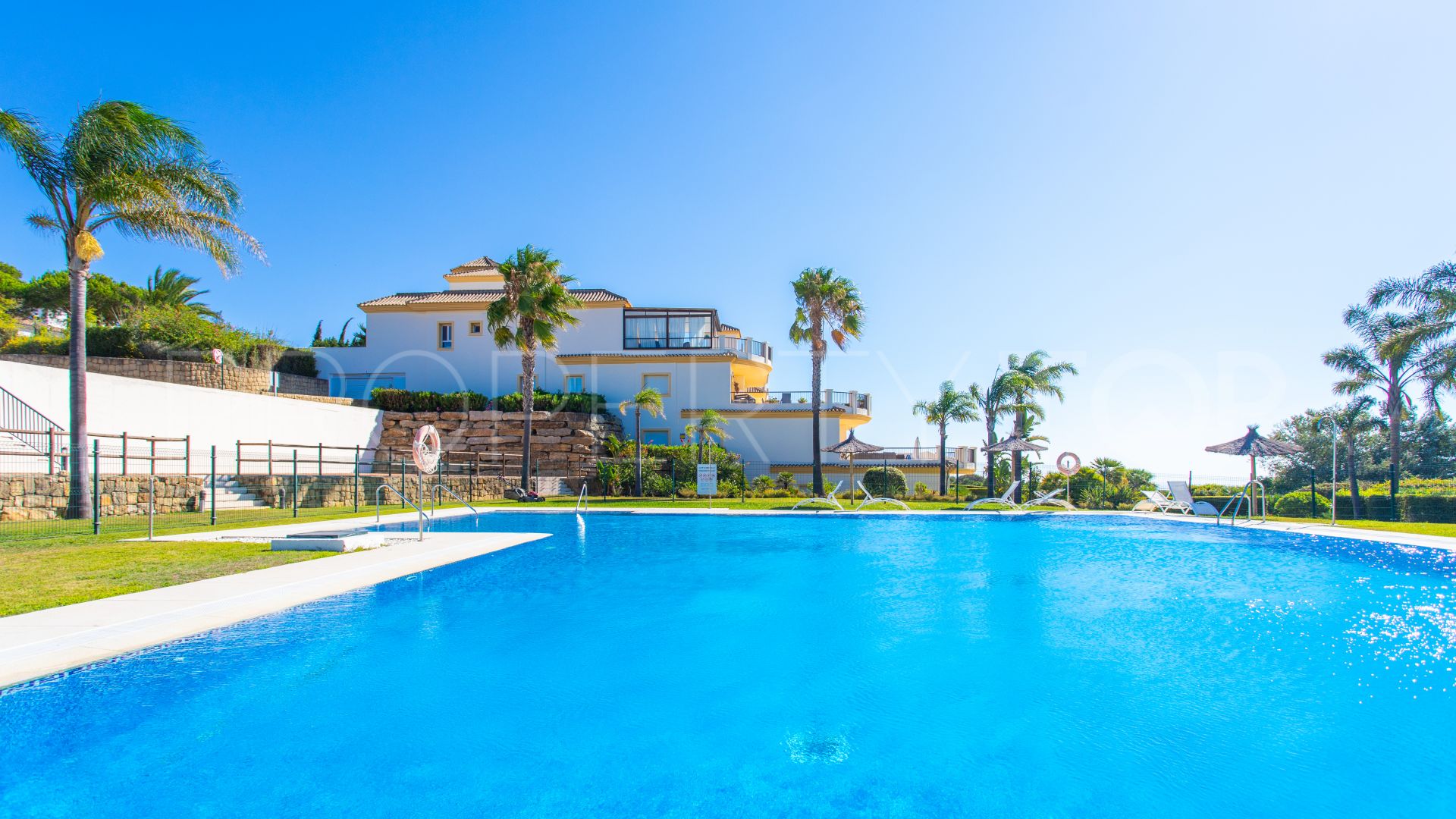 Groundfloor Apartments with lift for sale in Cadiz province