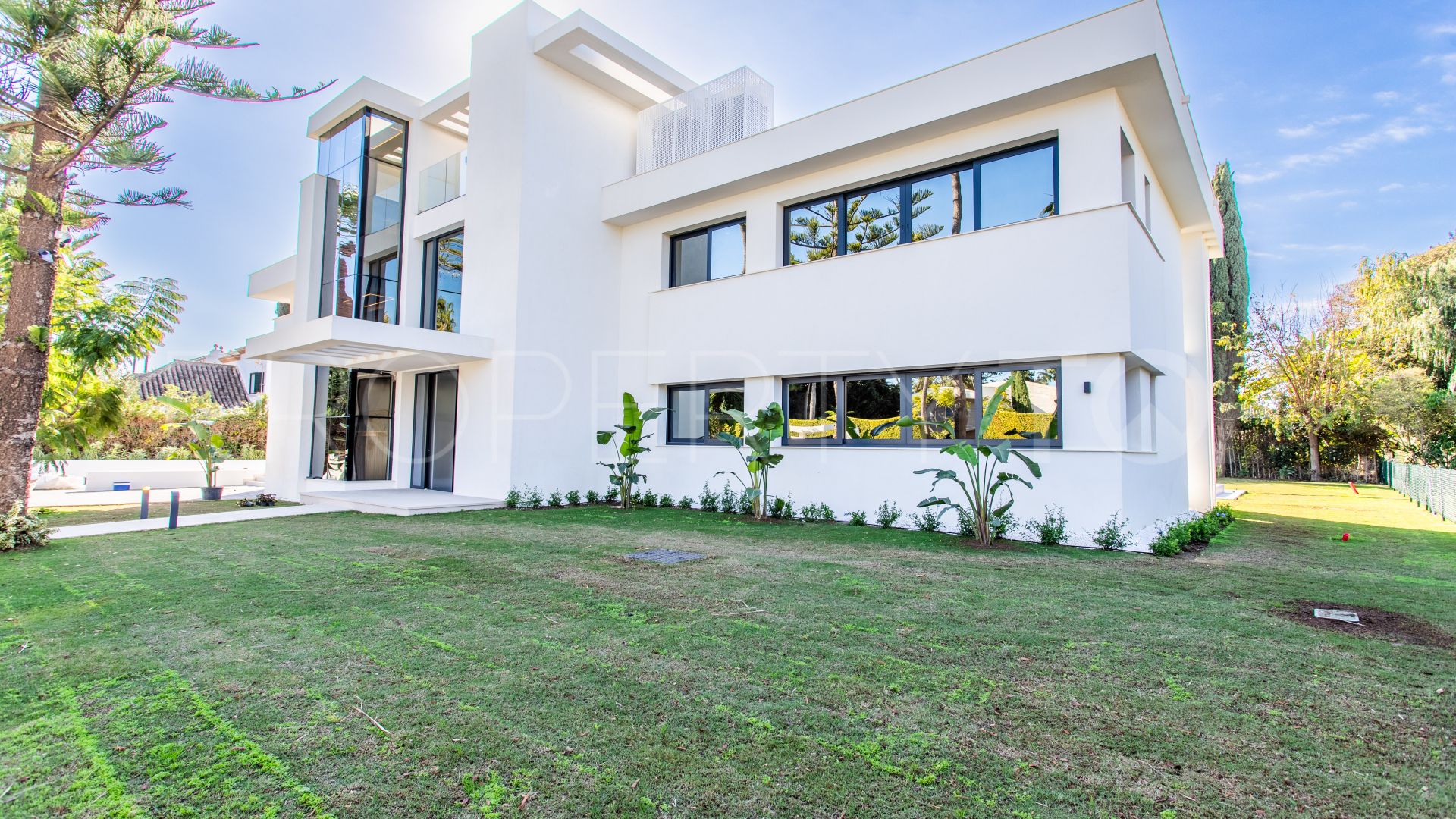 Villa for sale in Sotogrande Costa with 5 bedrooms