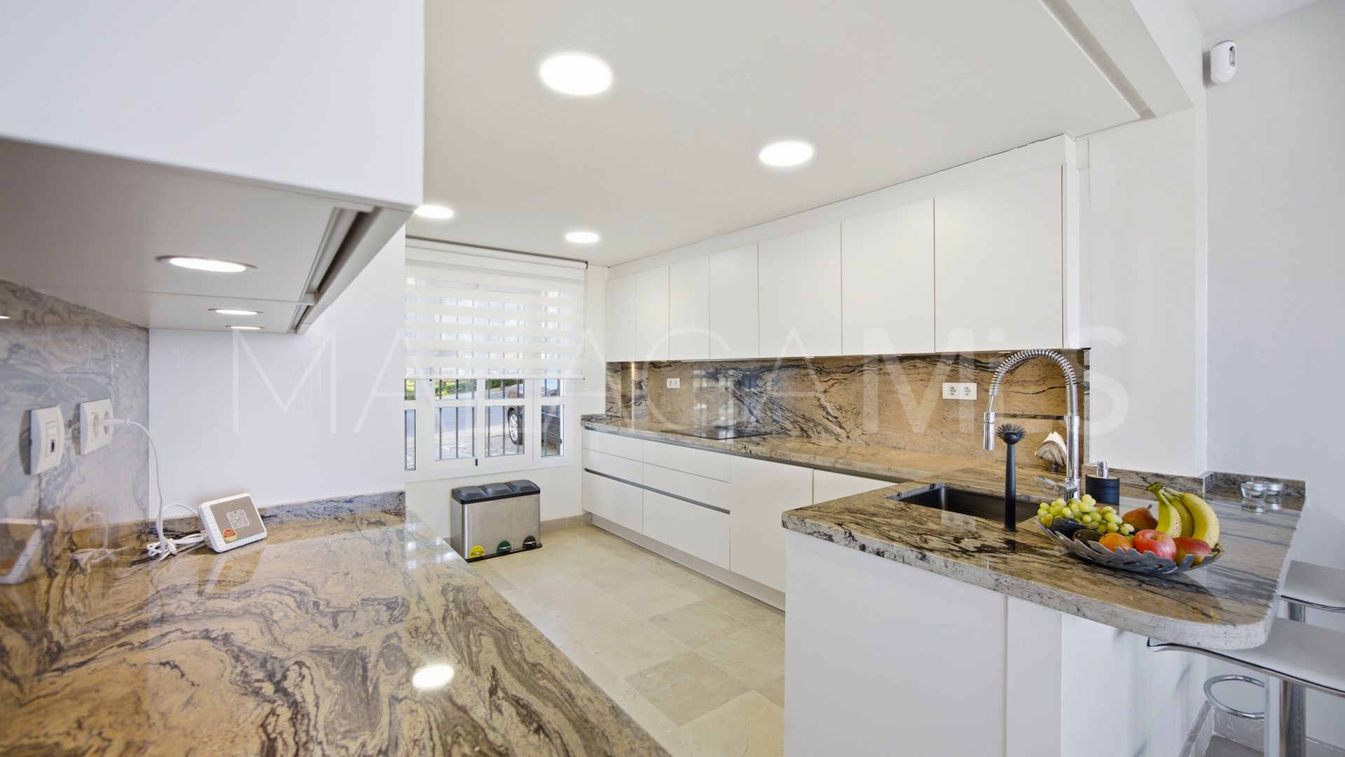 3 bedrooms town house in Bahia de las Rocas for sale