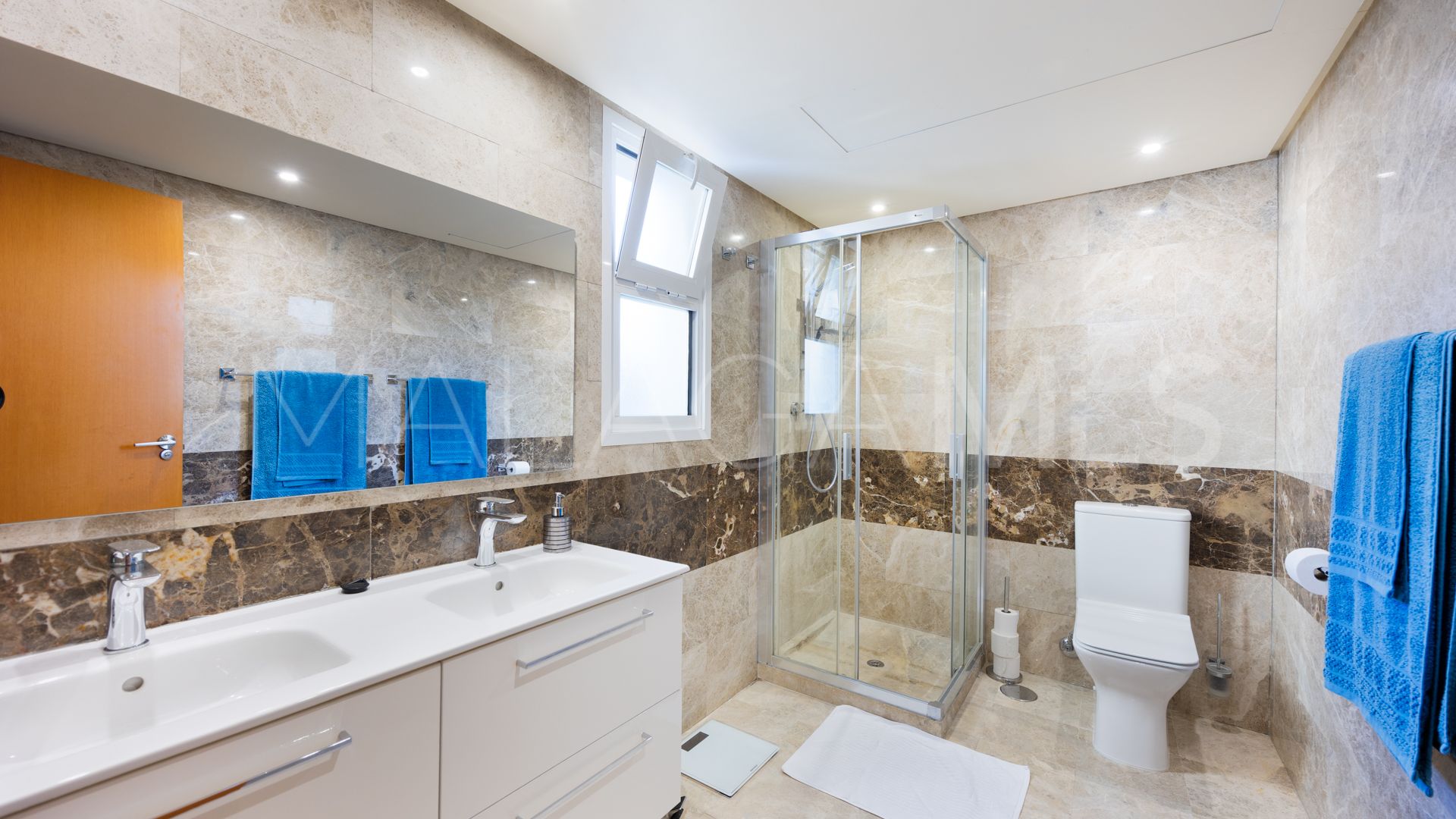 3 bedrooms town house in Bahia de las Rocas for sale