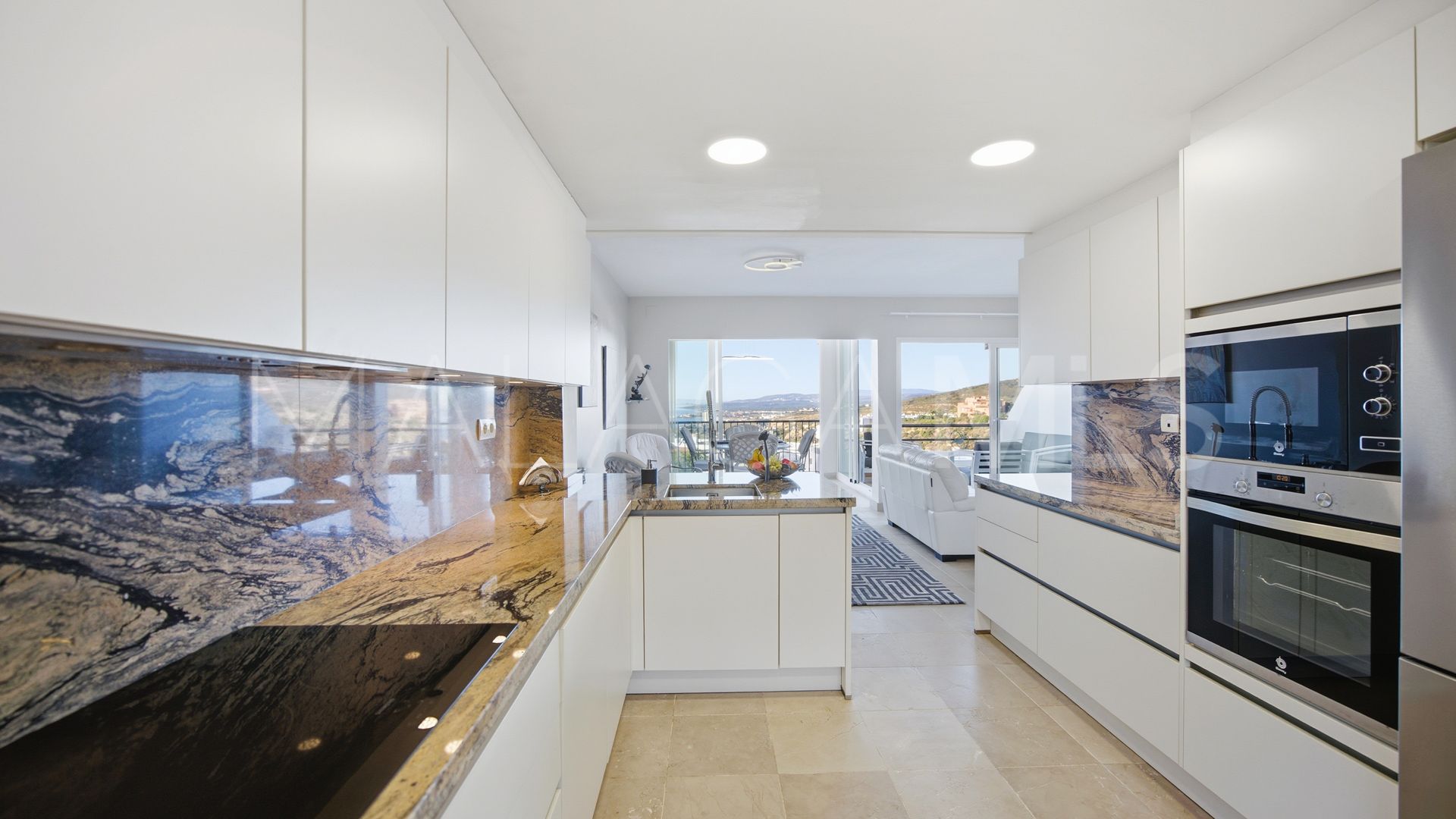 3 bedrooms town house in Bahia de las Rocas for sale