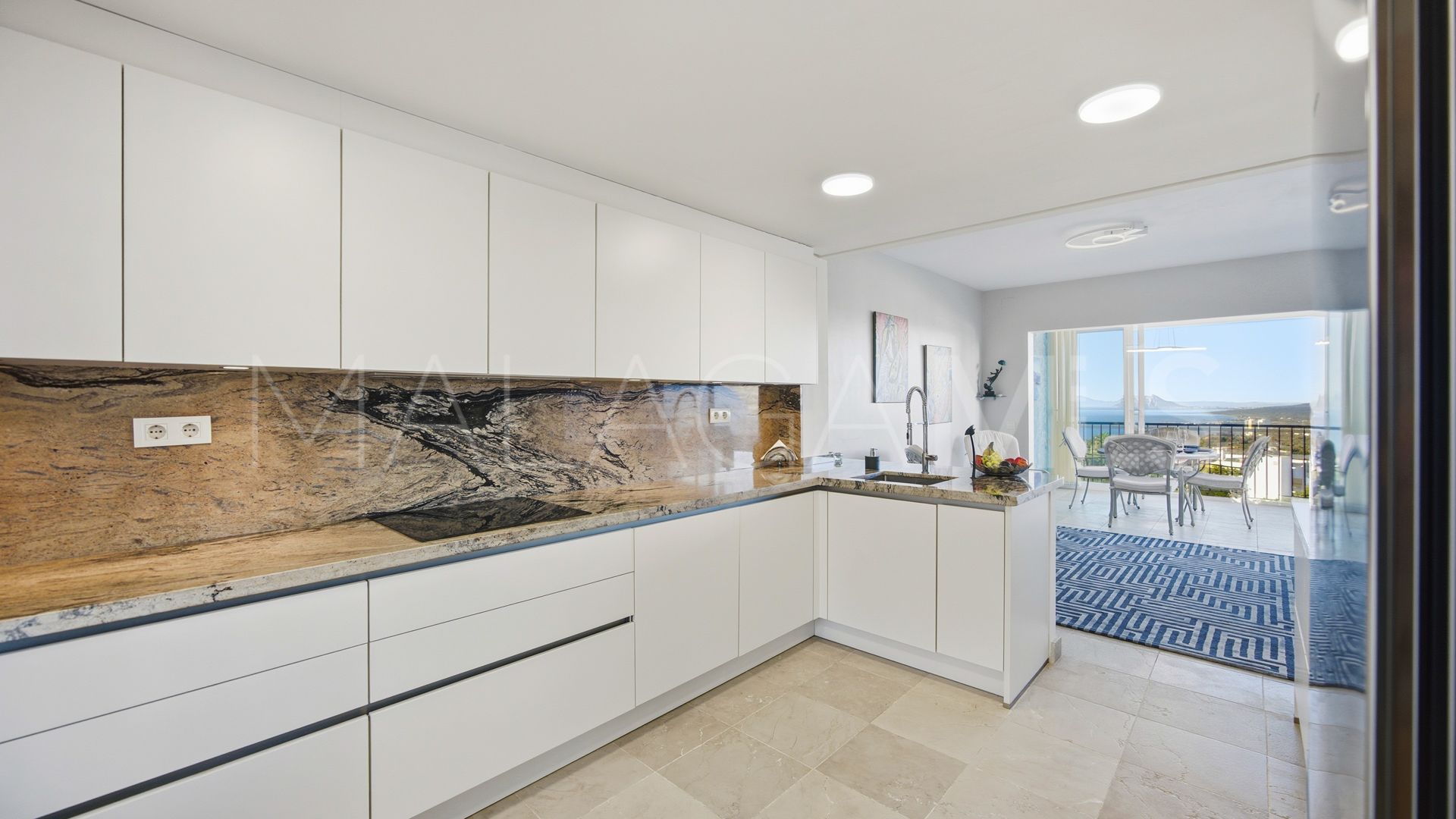 3 bedrooms town house in Bahia de las Rocas for sale