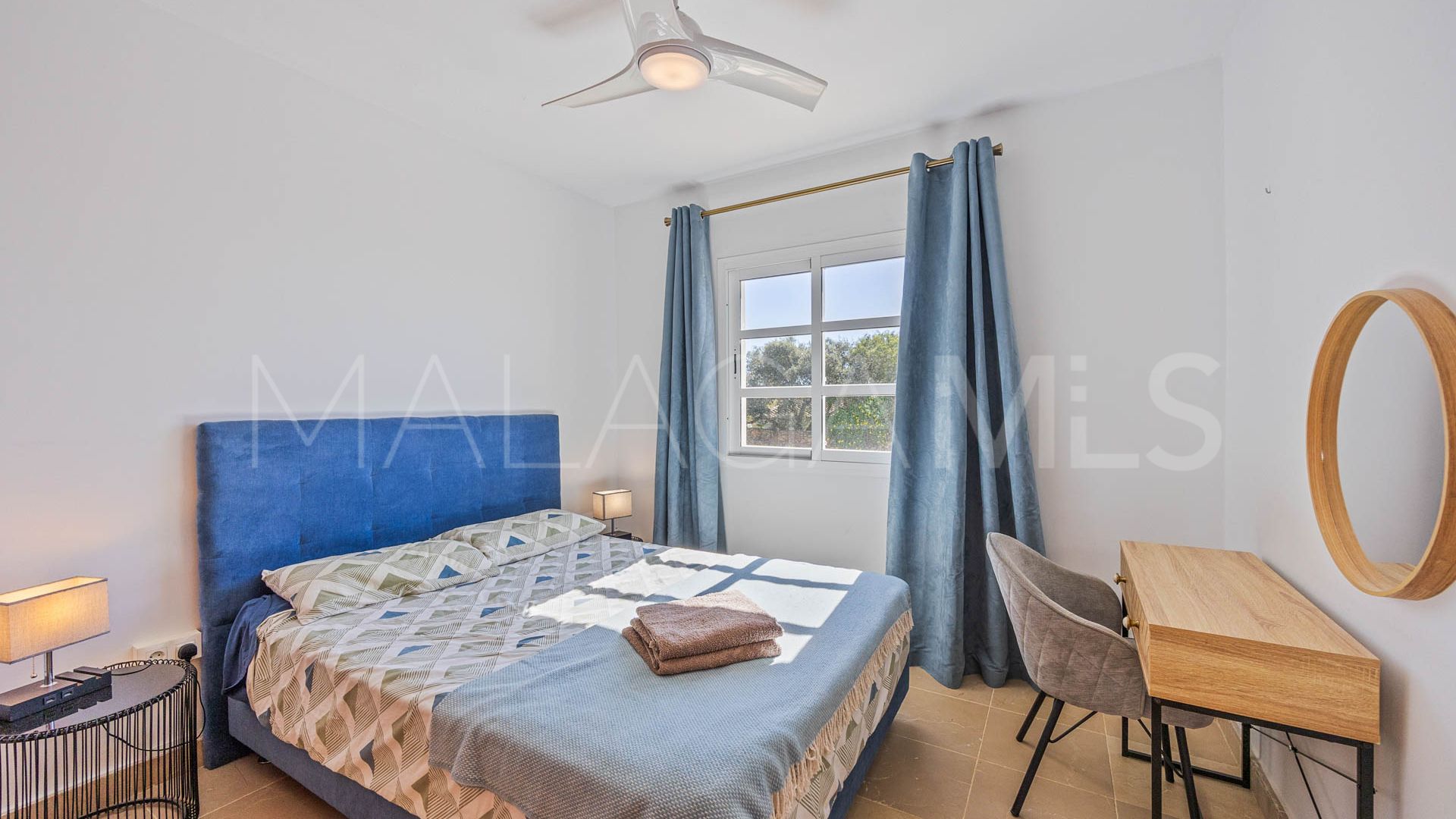 For sale town house in Bahia de las Rocas with 5 bedrooms