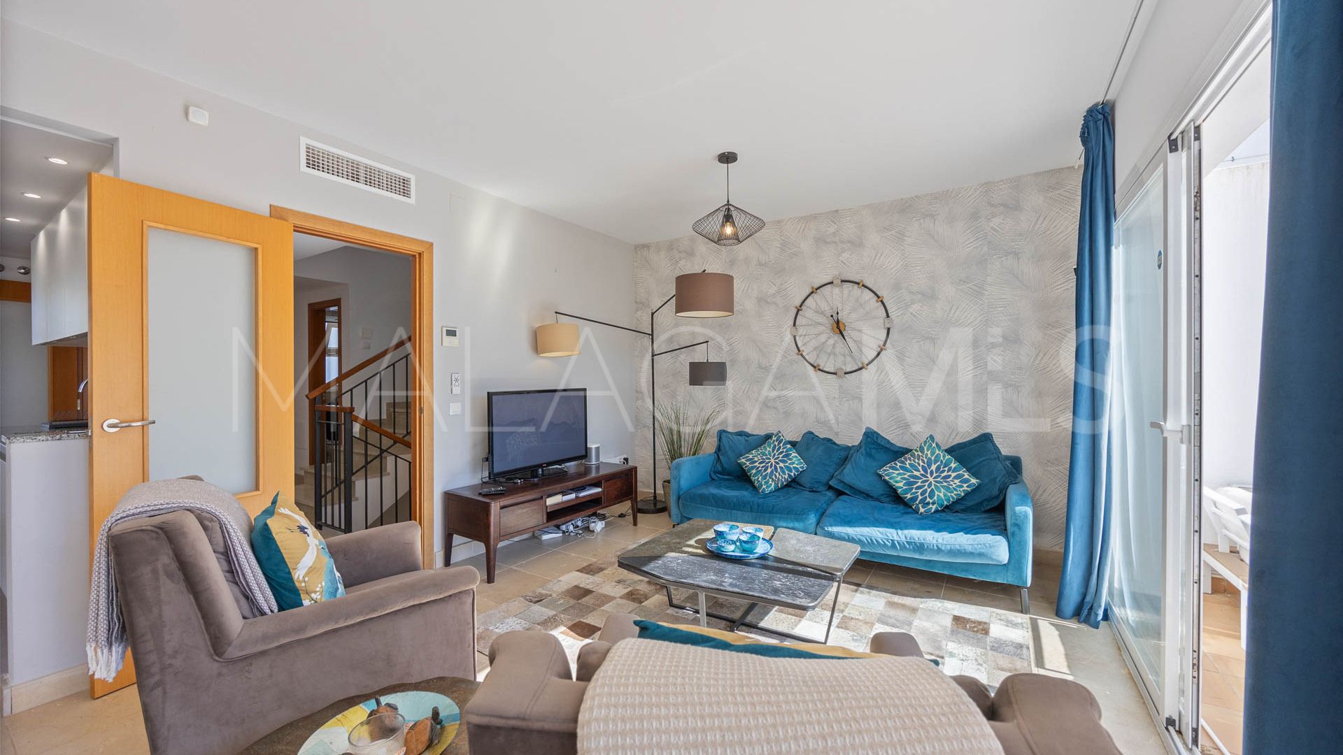 For sale town house in Bahia de las Rocas with 5 bedrooms