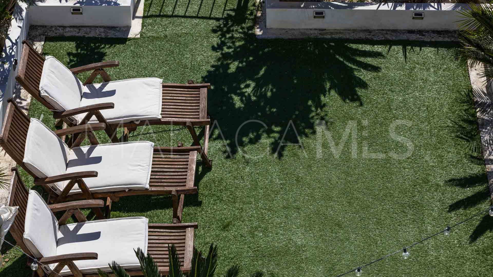 For sale town house in Bahia de las Rocas with 5 bedrooms