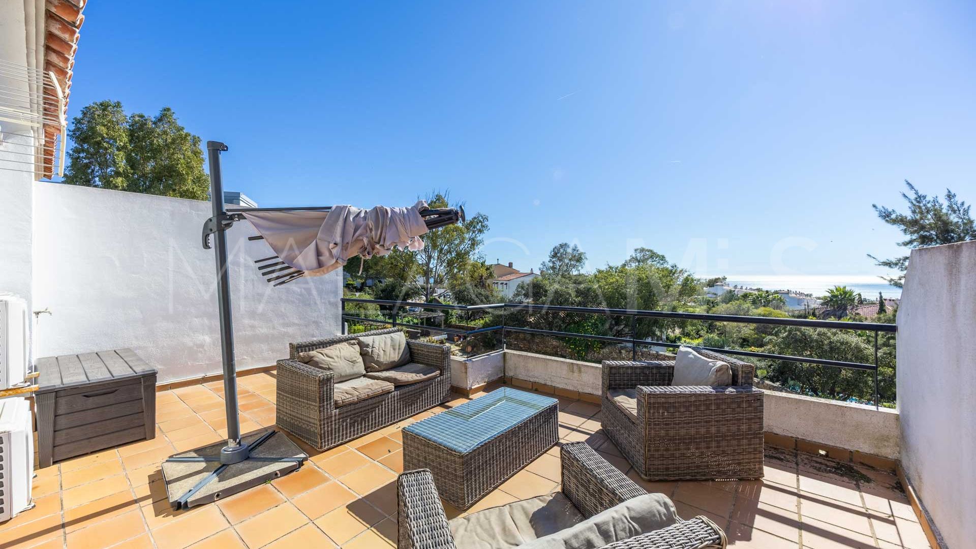 For sale town house in Bahia de las Rocas with 5 bedrooms