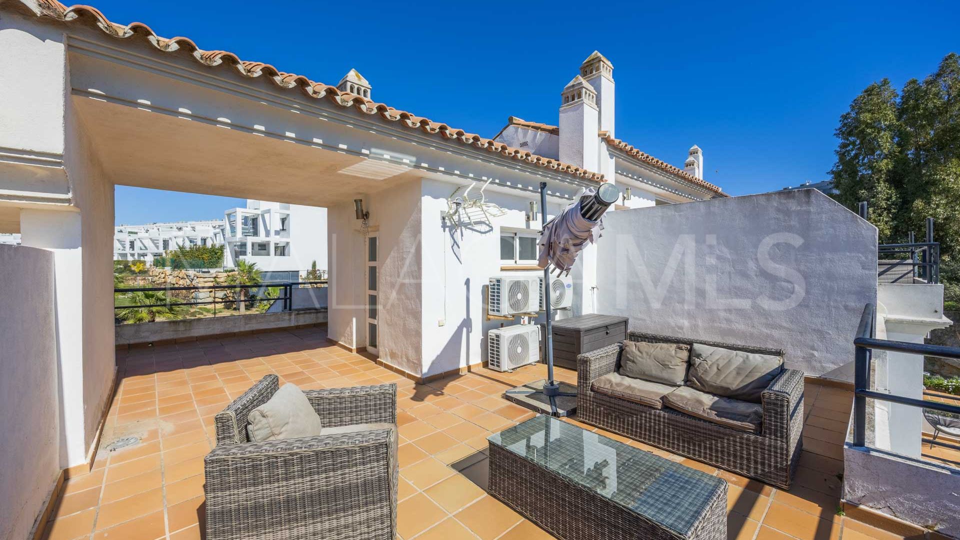 For sale town house in Bahia de las Rocas with 5 bedrooms