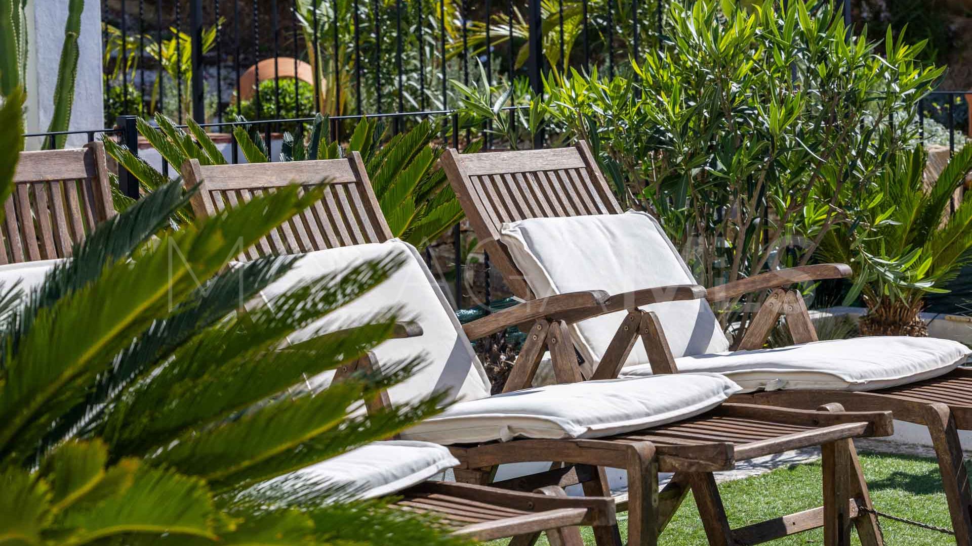 For sale town house in Bahia de las Rocas with 5 bedrooms