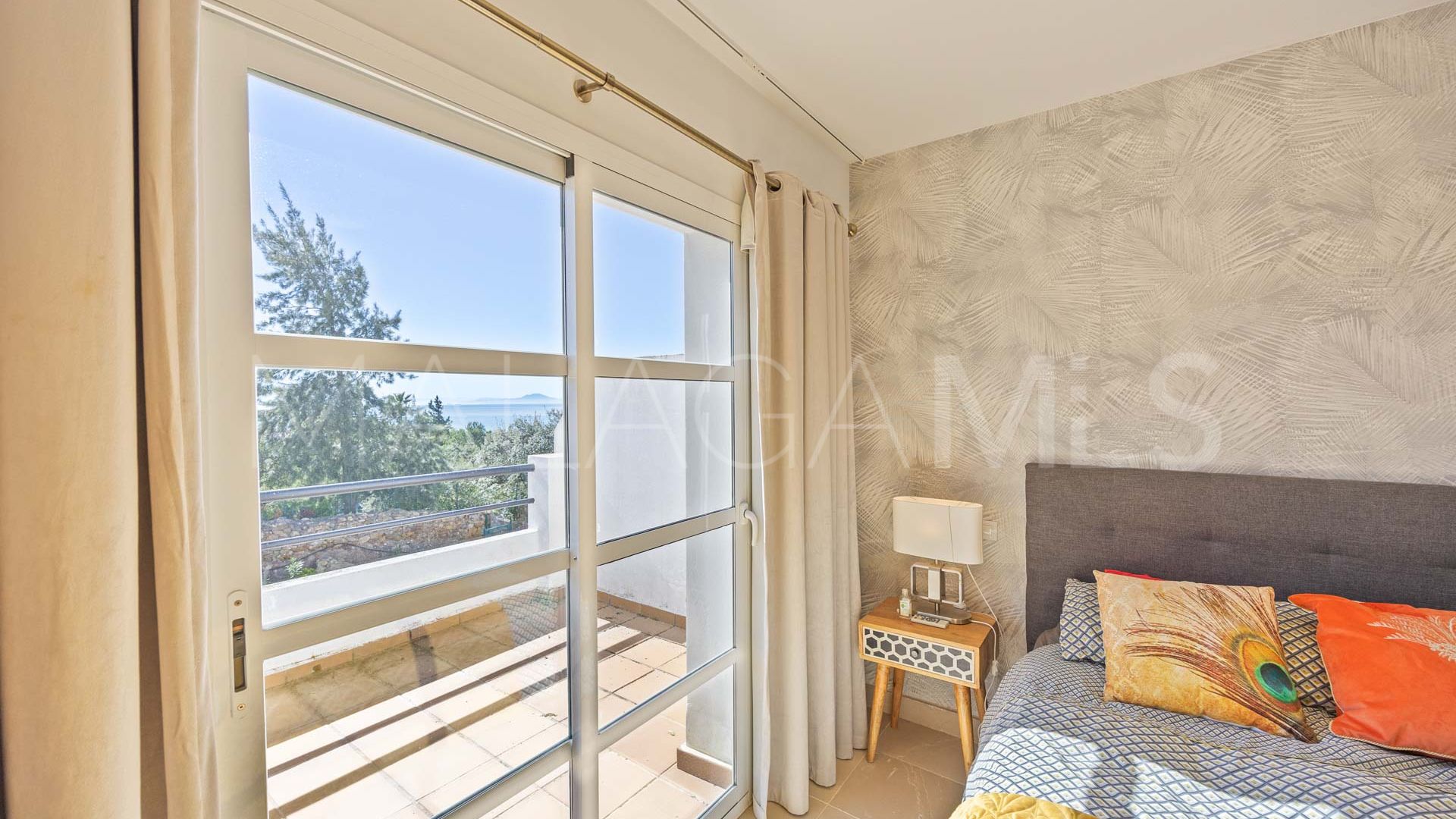 For sale town house in Bahia de las Rocas with 5 bedrooms