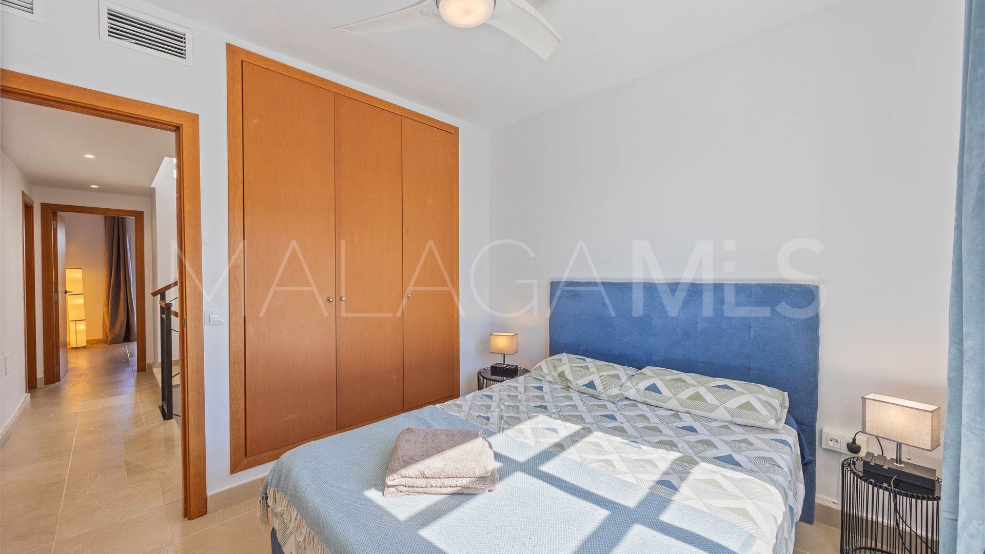 For sale town house in Bahia de las Rocas with 5 bedrooms