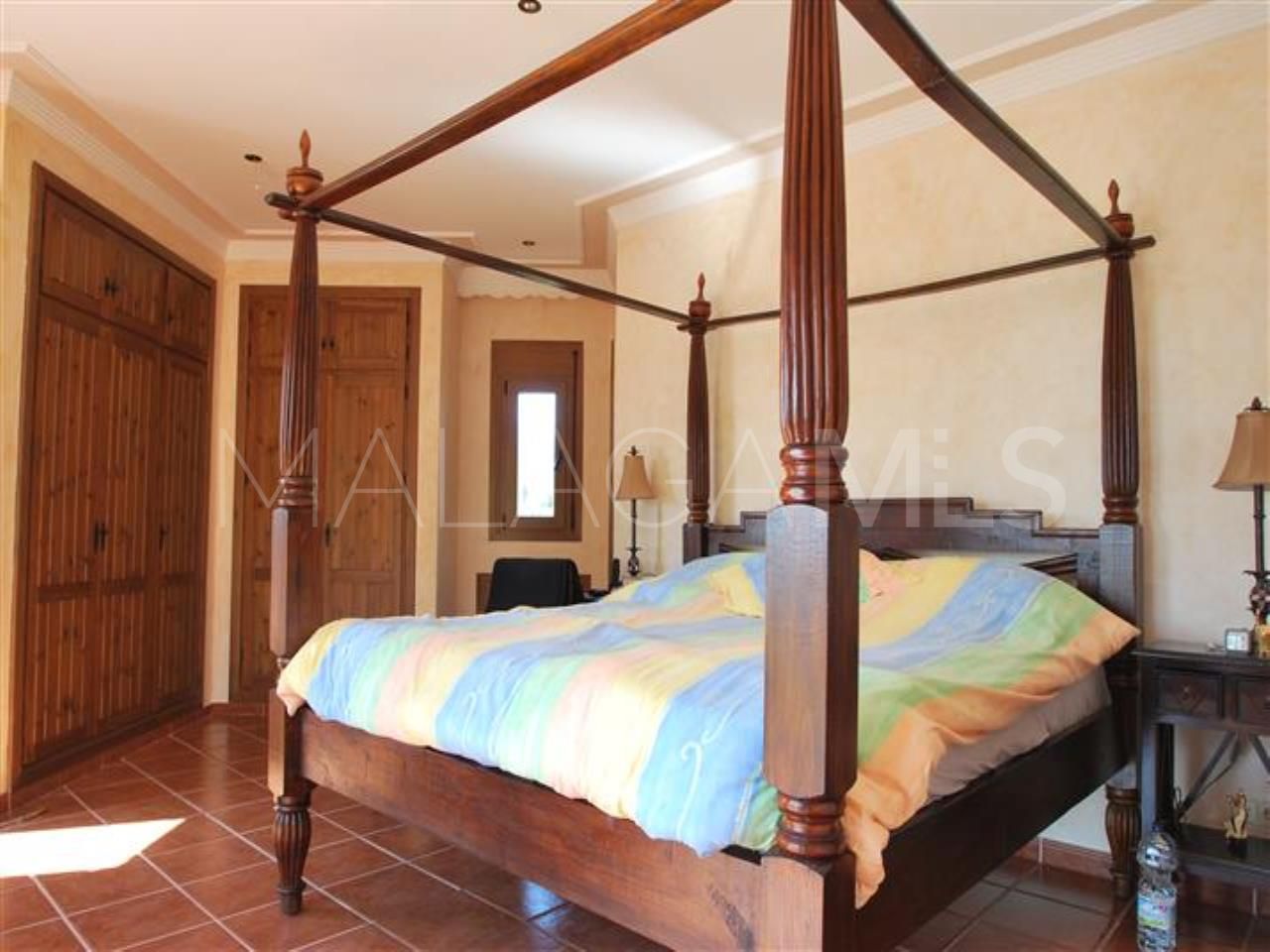 Villa for sale in Estepona