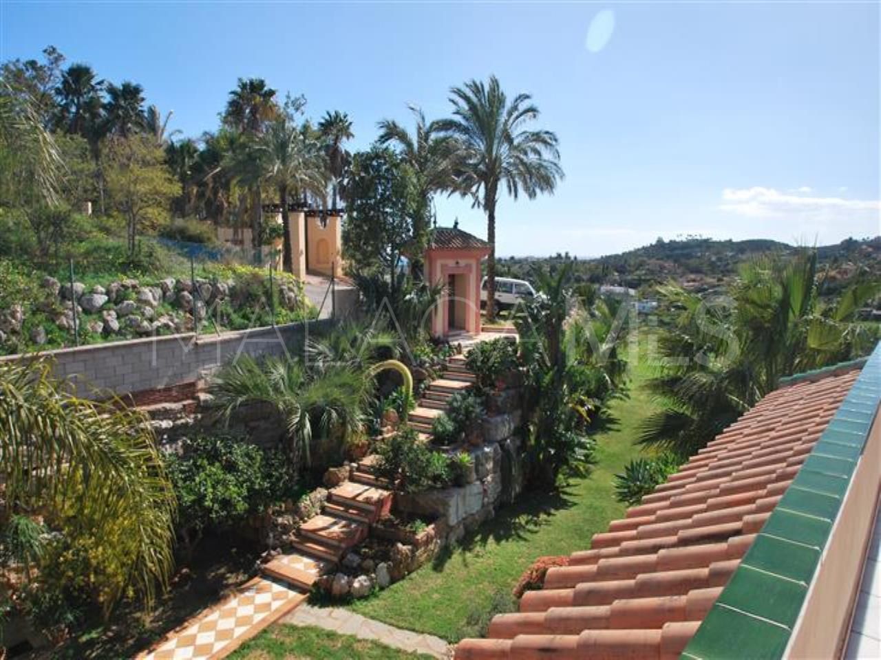 Villa for sale in Estepona