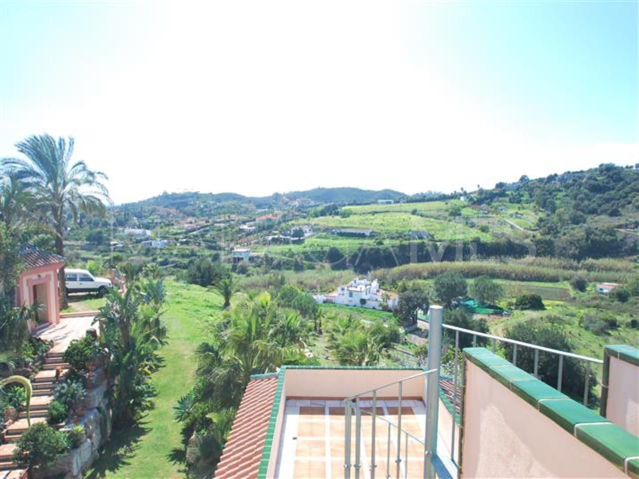 Villa for sale in Estepona
