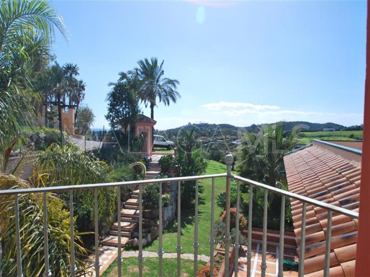 Villa for sale in Estepona