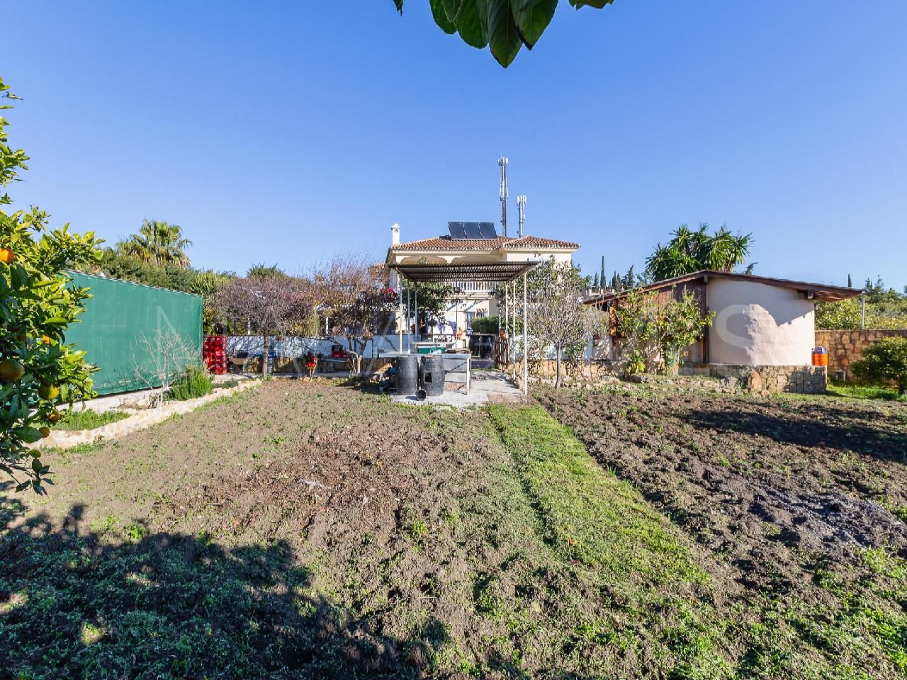 Finca for sale in Estepona