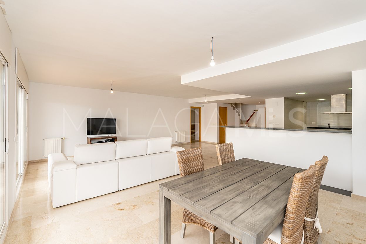 For sale duplex penthouse in Guadalmina Alta