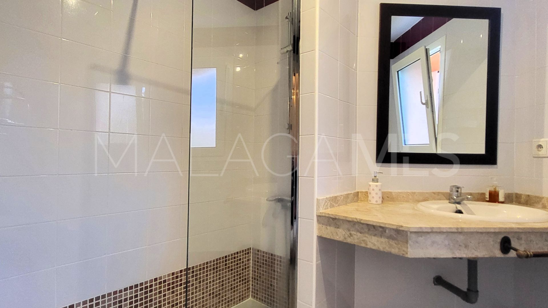 Doppelhaushälfte for sale in Manilva Beach