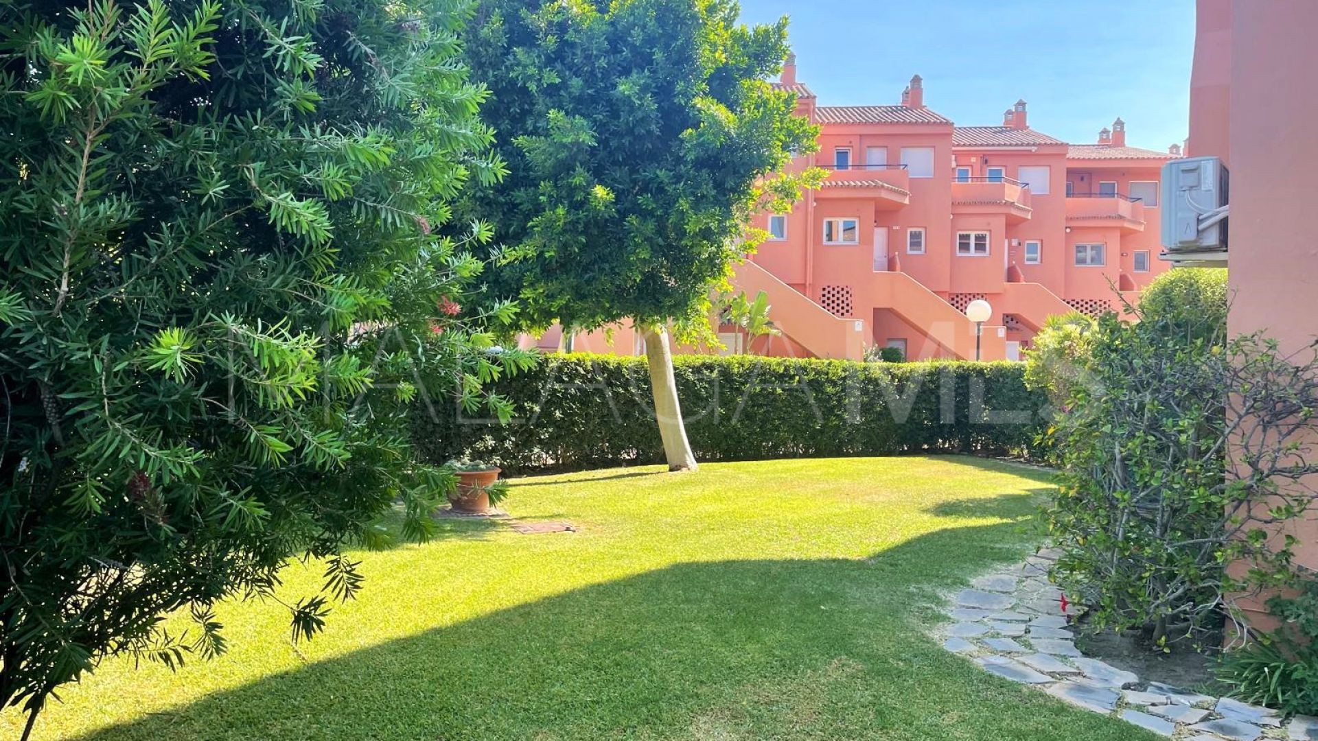 Doppelhaushälfte for sale in Manilva Beach