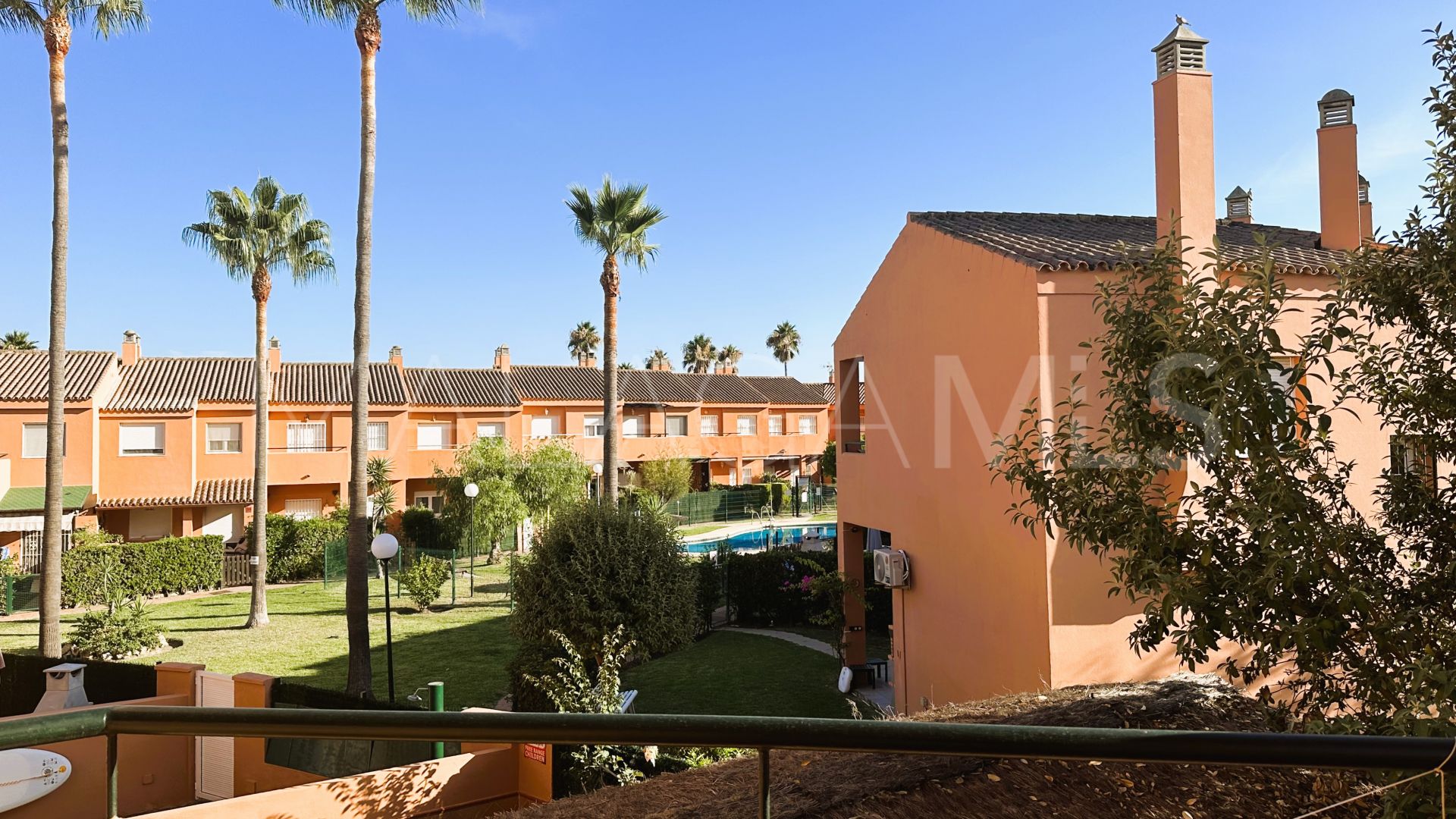 Doppelhaushälfte for sale in Manilva Beach