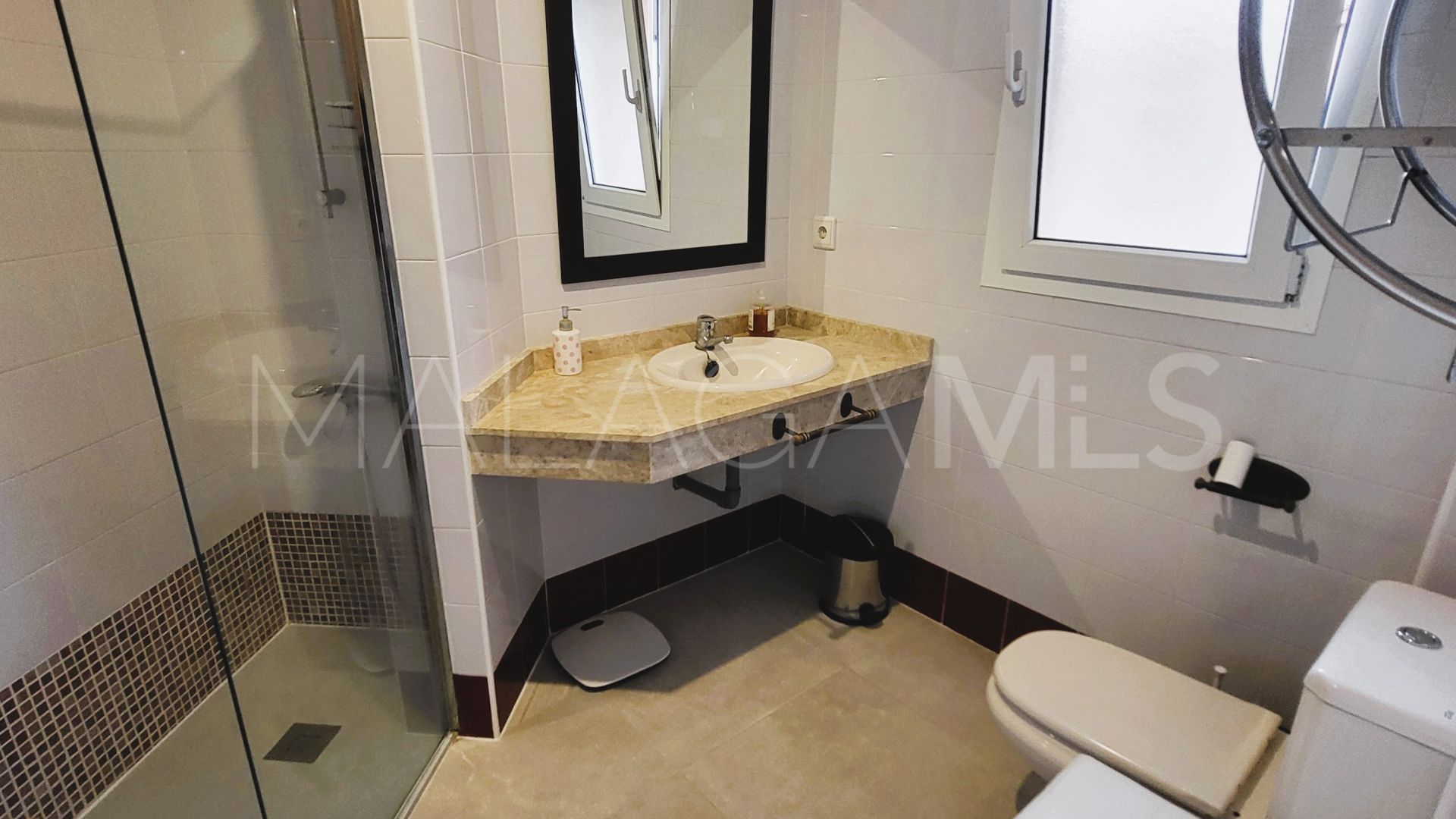 Doppelhaushälfte for sale in Manilva Beach