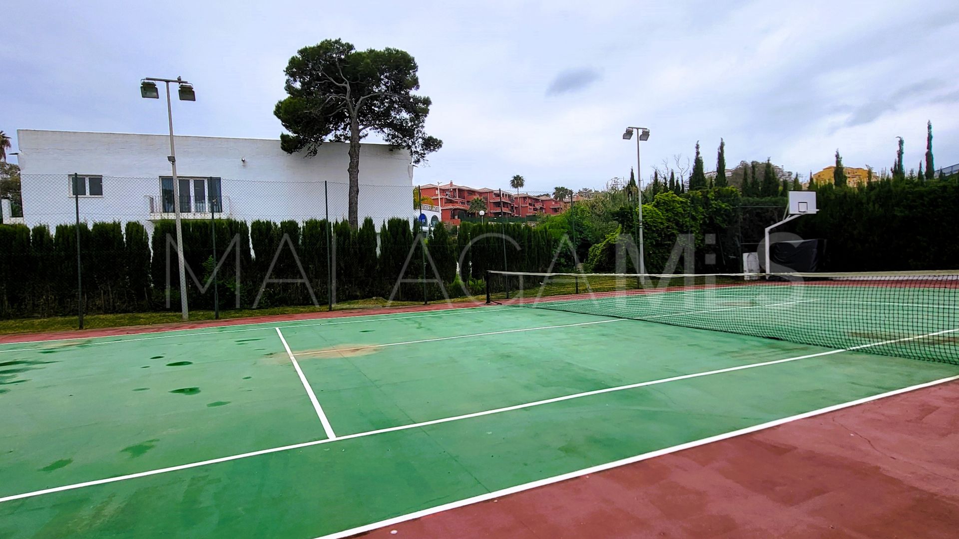 Doppelhaushälfte for sale in Manilva Beach