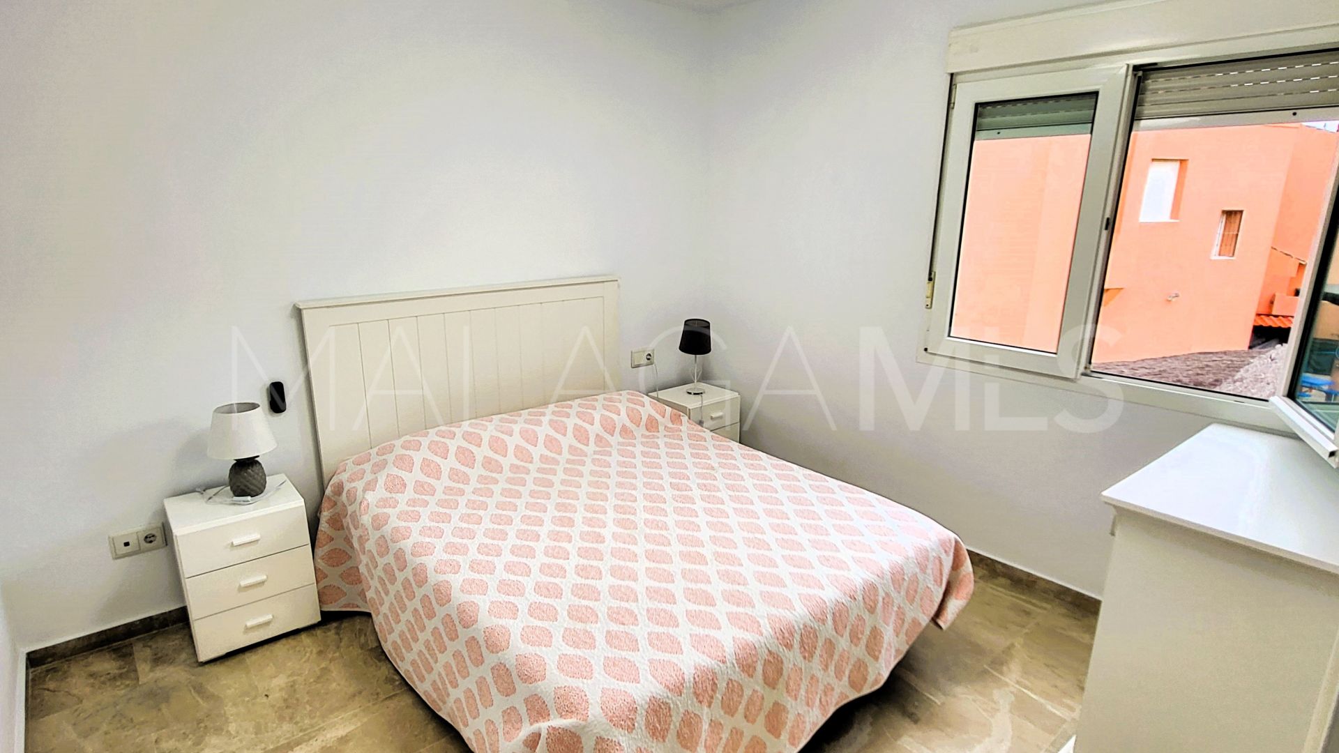 Doppelhaushälfte for sale in Manilva Beach