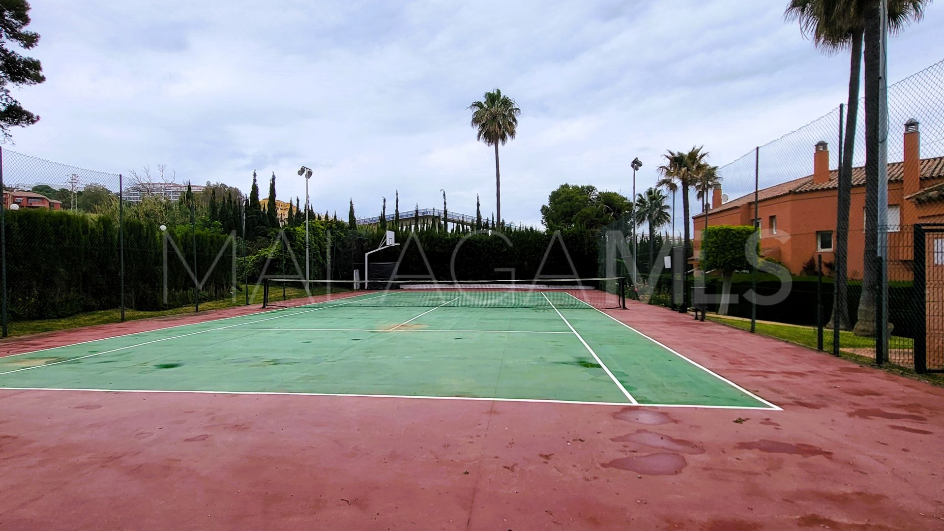 Doppelhaushälfte for sale in Manilva Beach