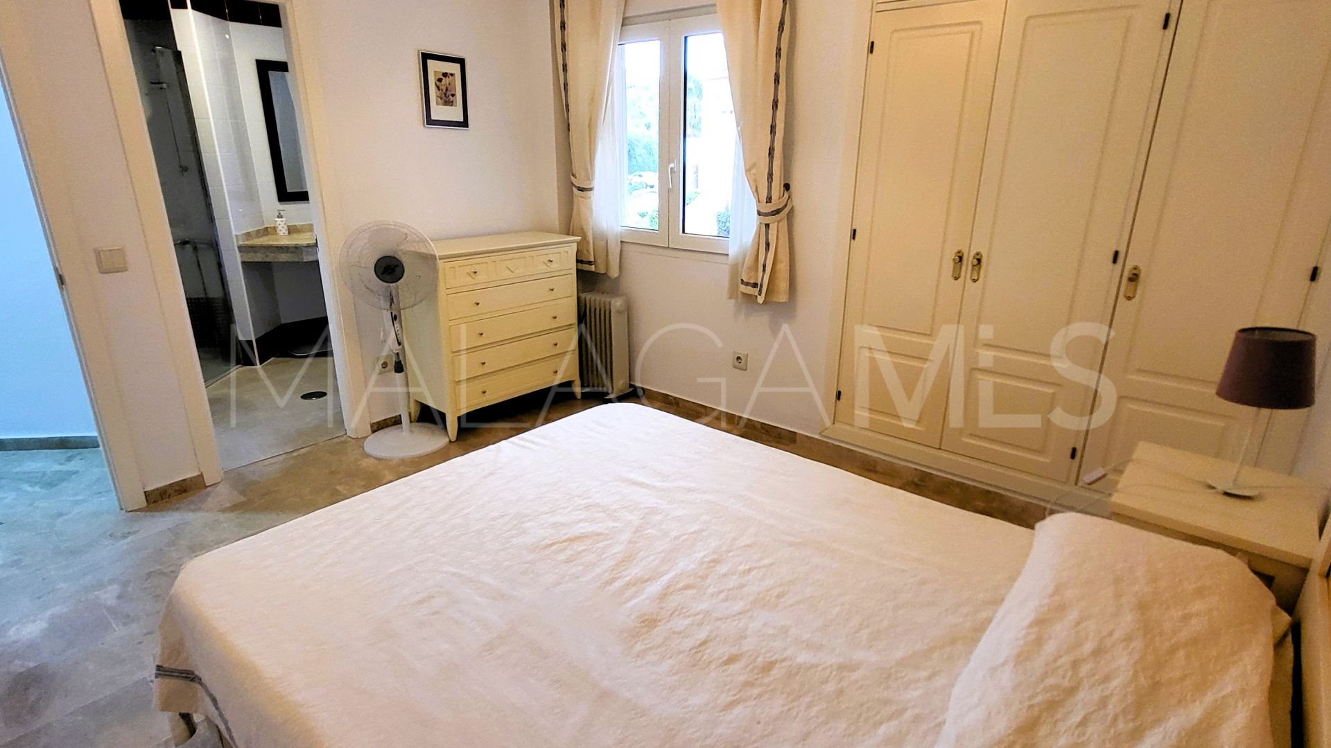 Doppelhaushälfte for sale in Manilva Beach