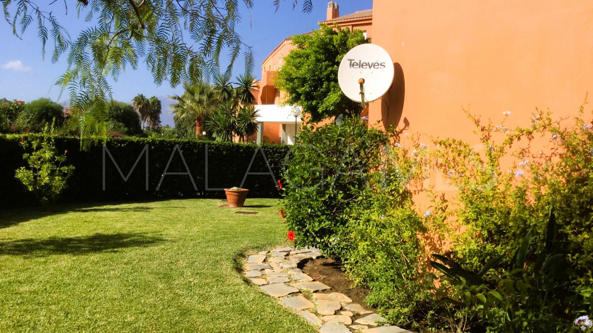 Doppelhaushälfte for sale in Manilva Beach