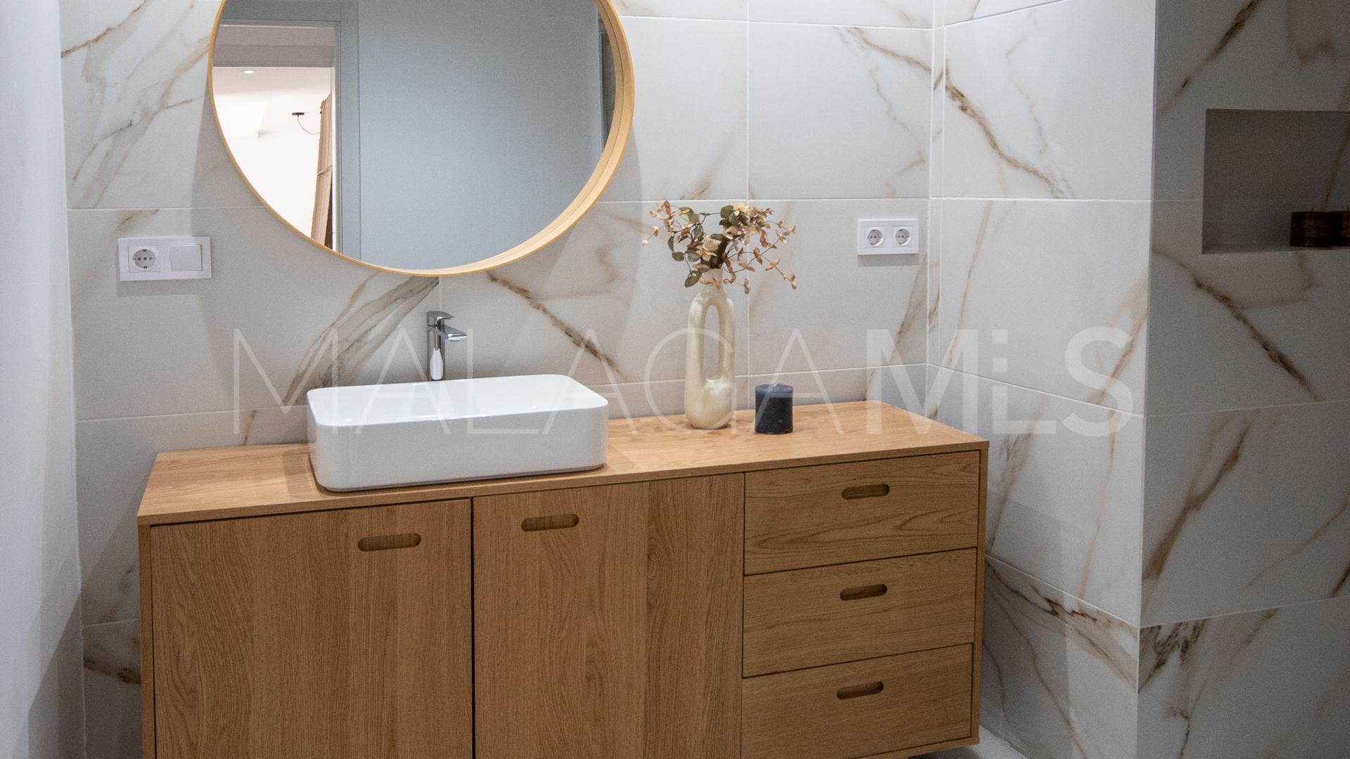 Bahía de Estepona, apartamento with 2 bedrooms a la venta