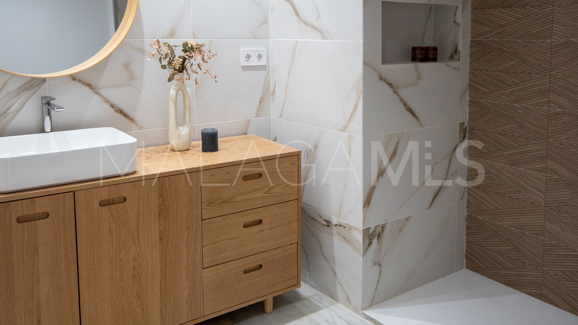 Bahía de Estepona, apartamento with 2 bedrooms a la venta
