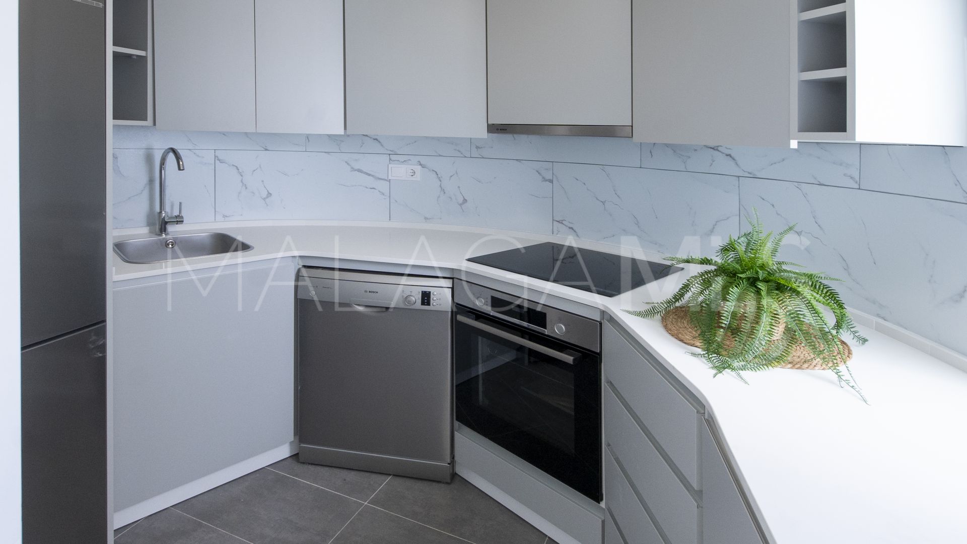 Bahía de Estepona, apartamento with 2 bedrooms a la venta