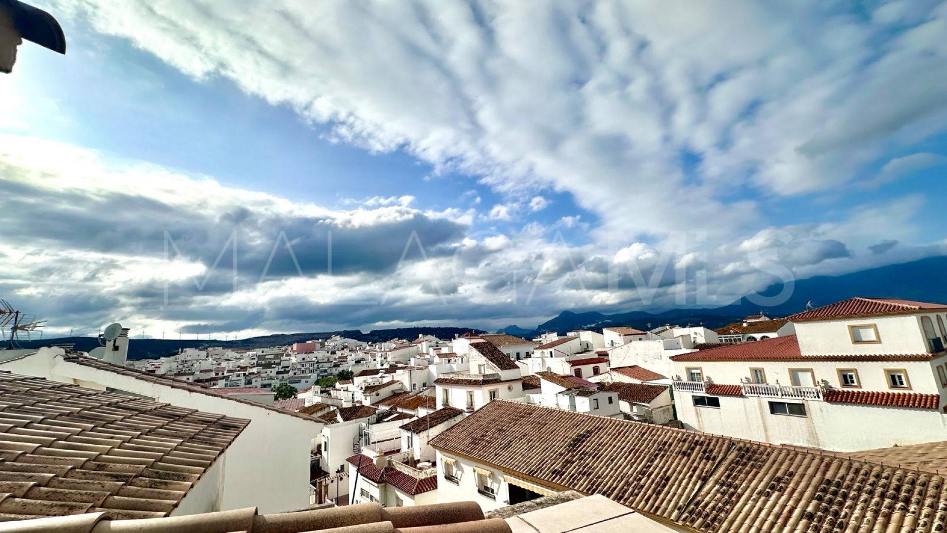 Manilva 1 bedroom penthouse for sale