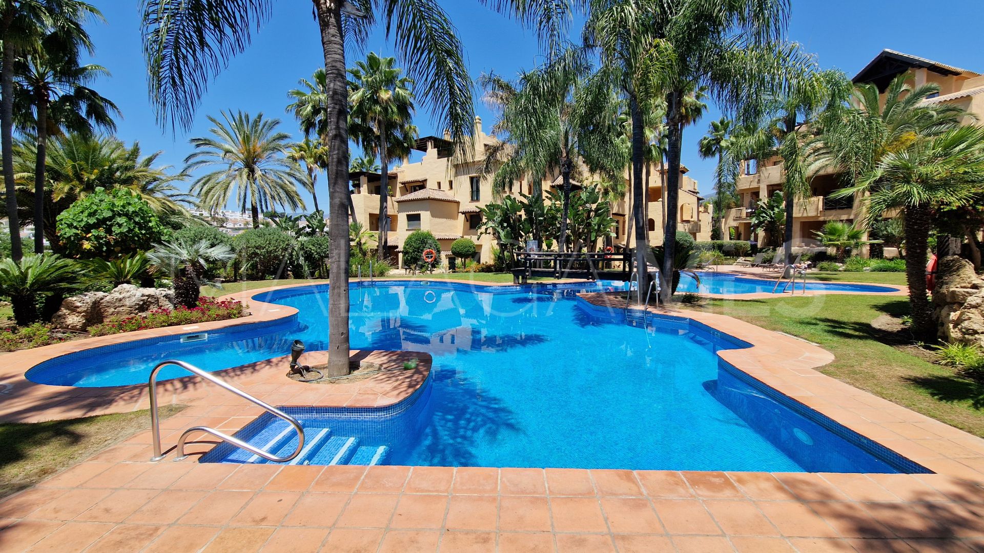 For sale 2 bedrooms ground floor apartment in El Campanario