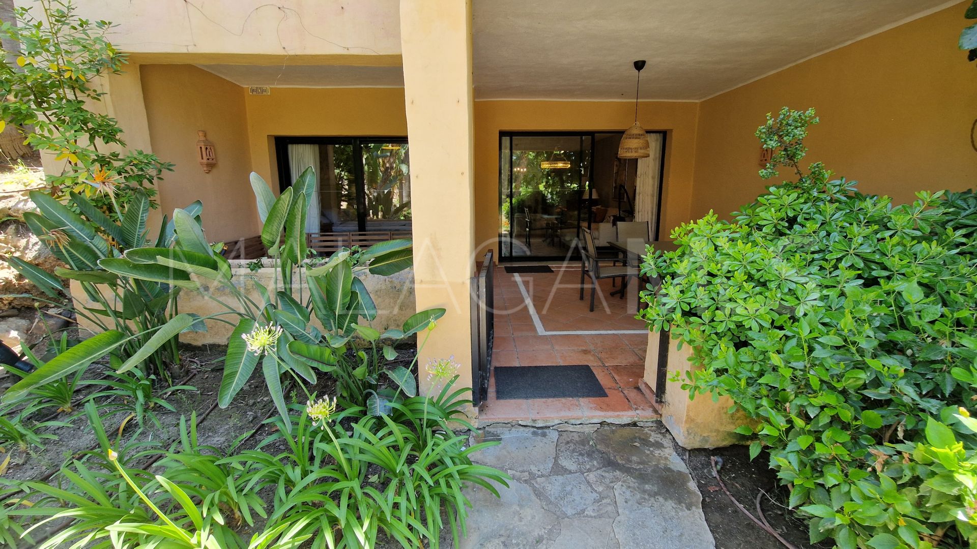 For sale 2 bedrooms ground floor apartment in El Campanario