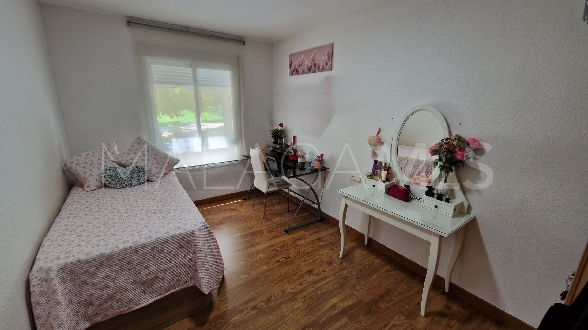 Estepona Puerto, apartamento for sale